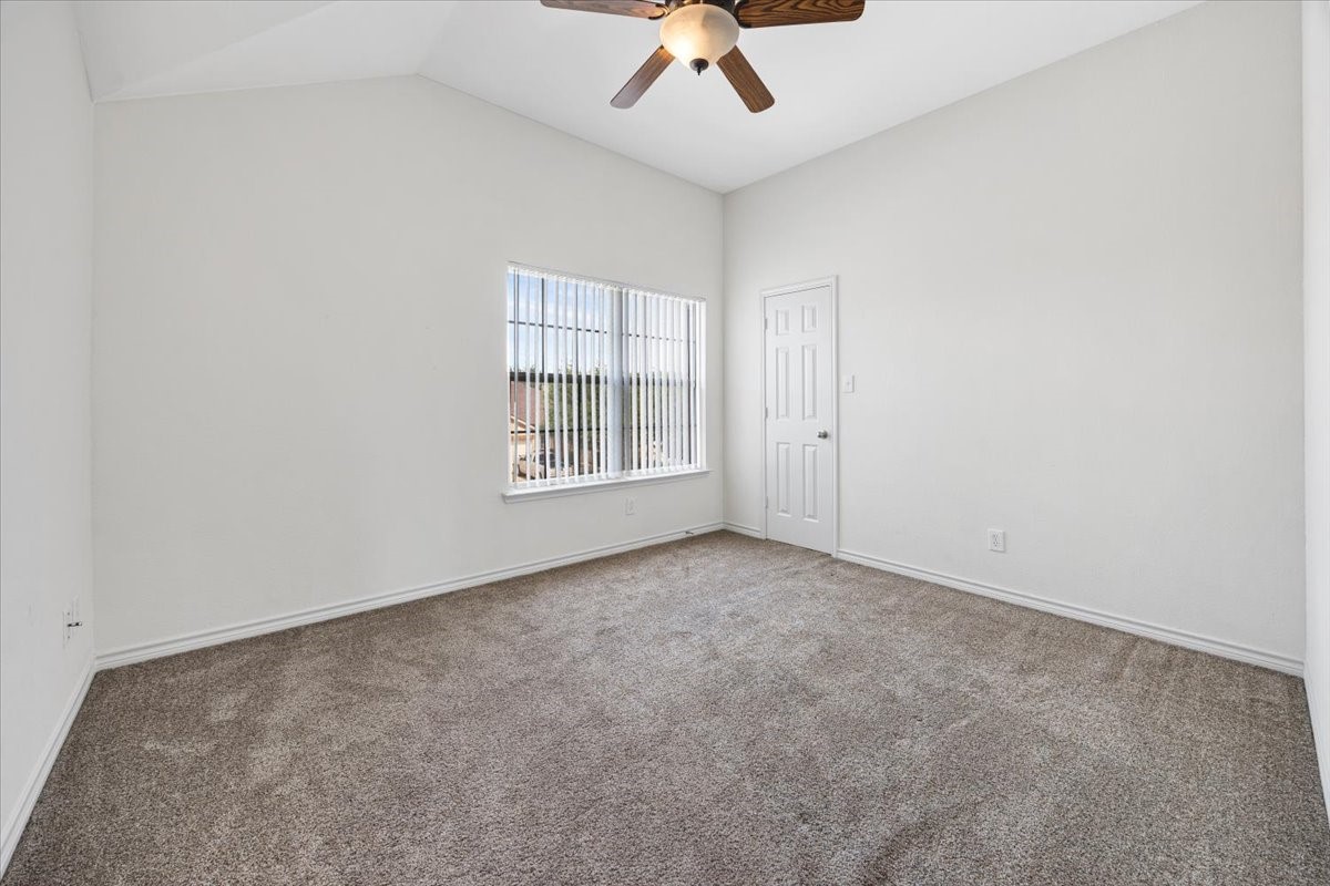 7704 Labrador Drive Property Photo 9