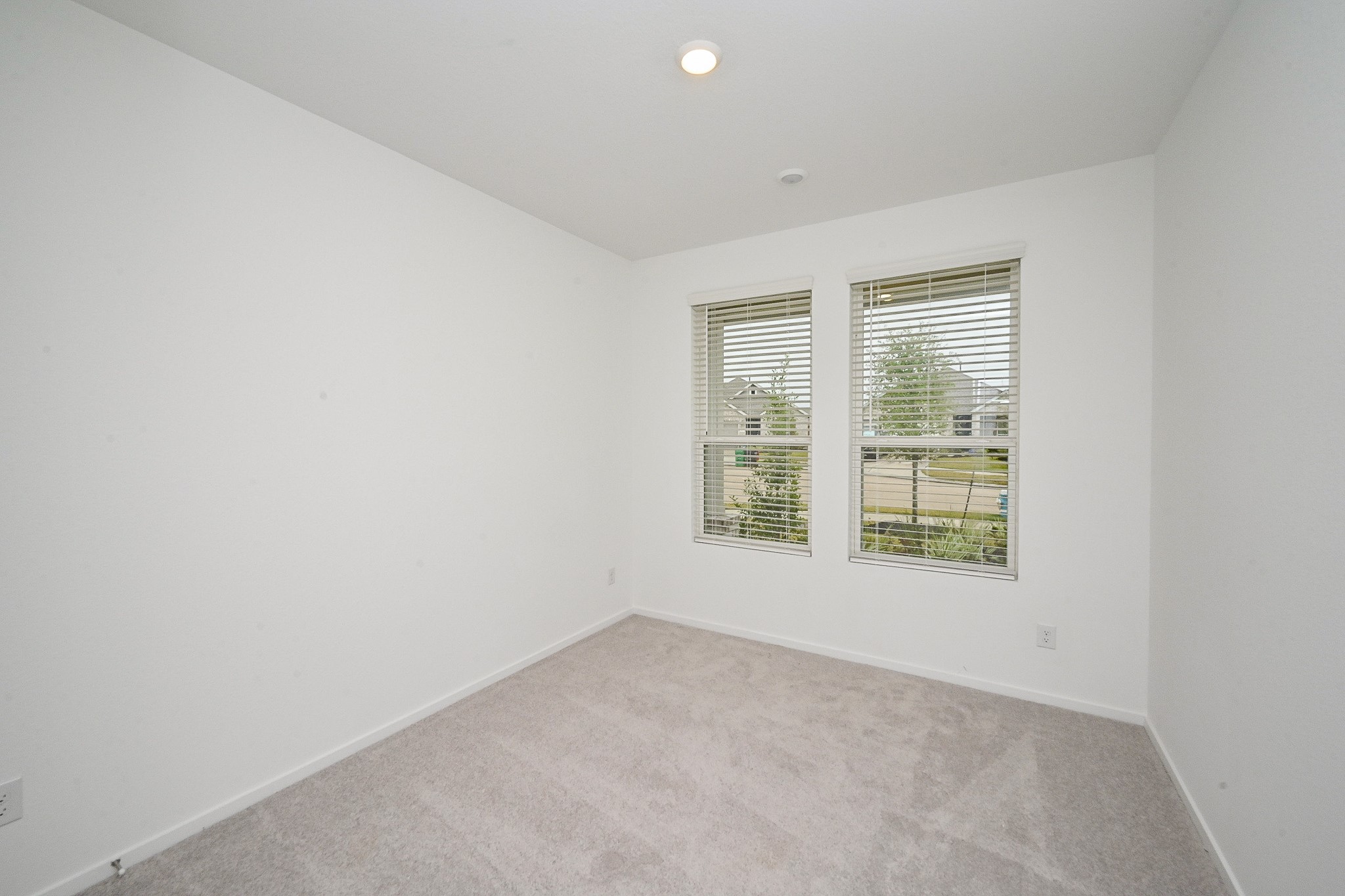 6427 Seafoam Lake Drive Property Photo 16