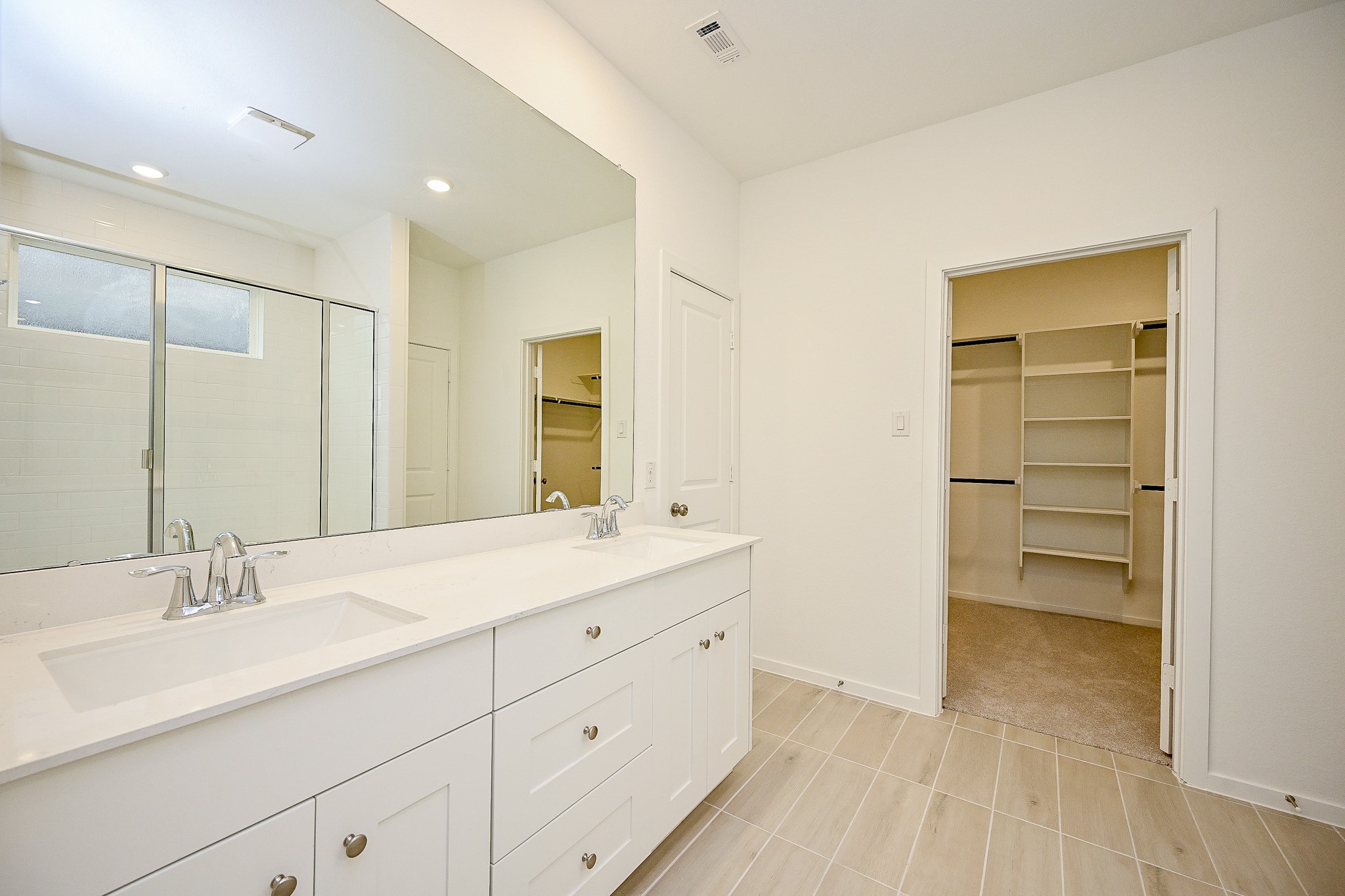 6427 Seafoam Lake Drive Property Photo 33