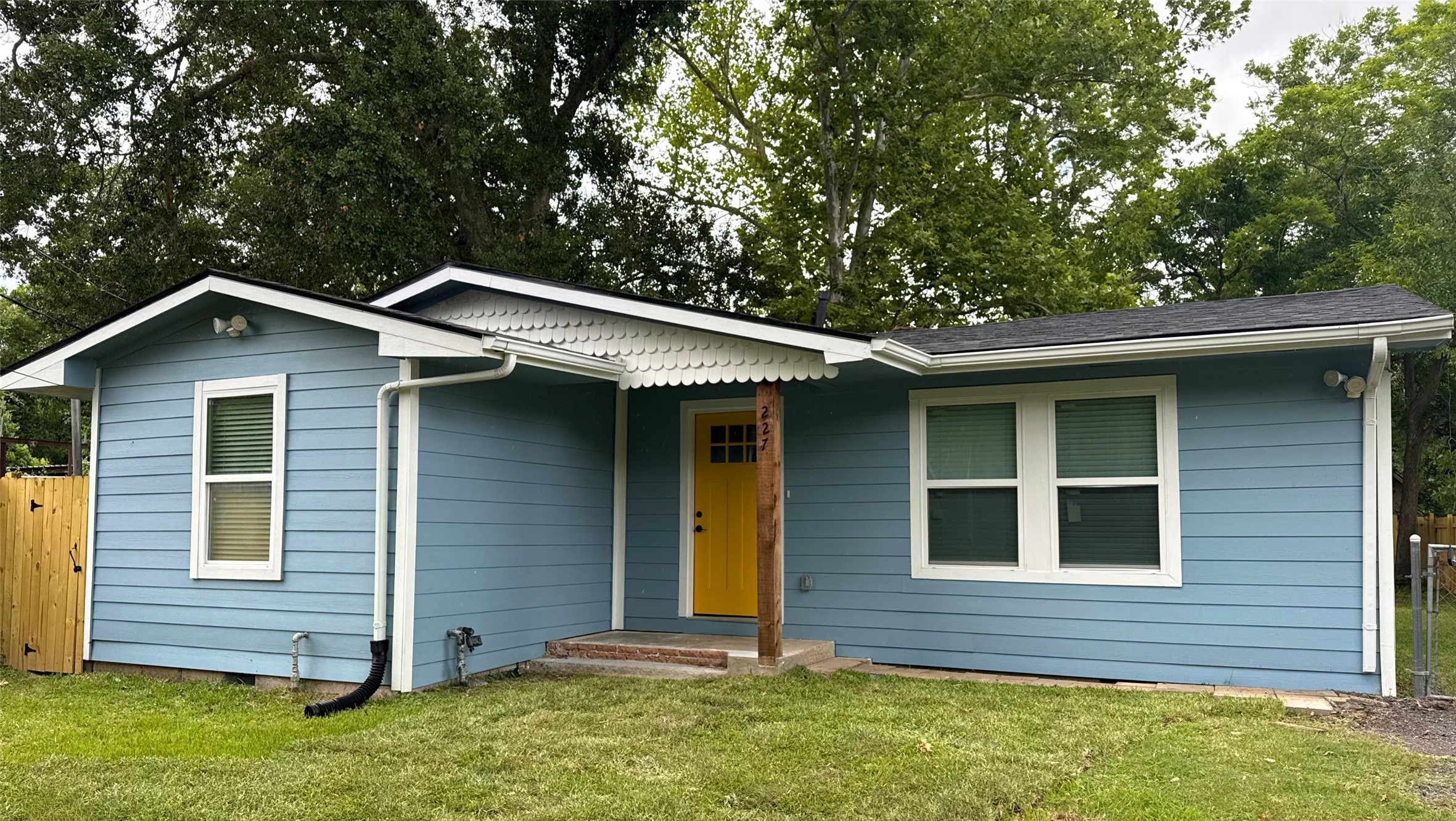 227 Kansas Street Property Photo 1