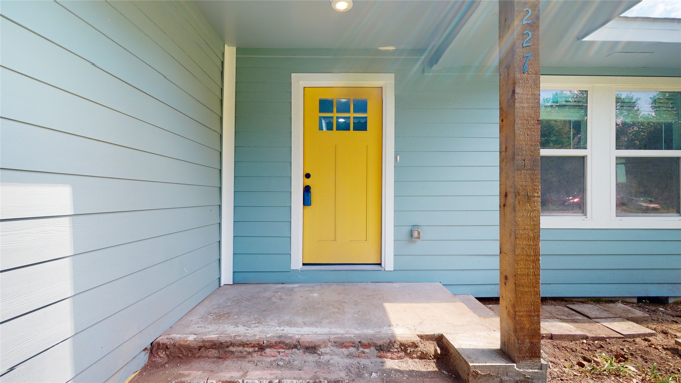 227 Kansas Street Property Photo 5
