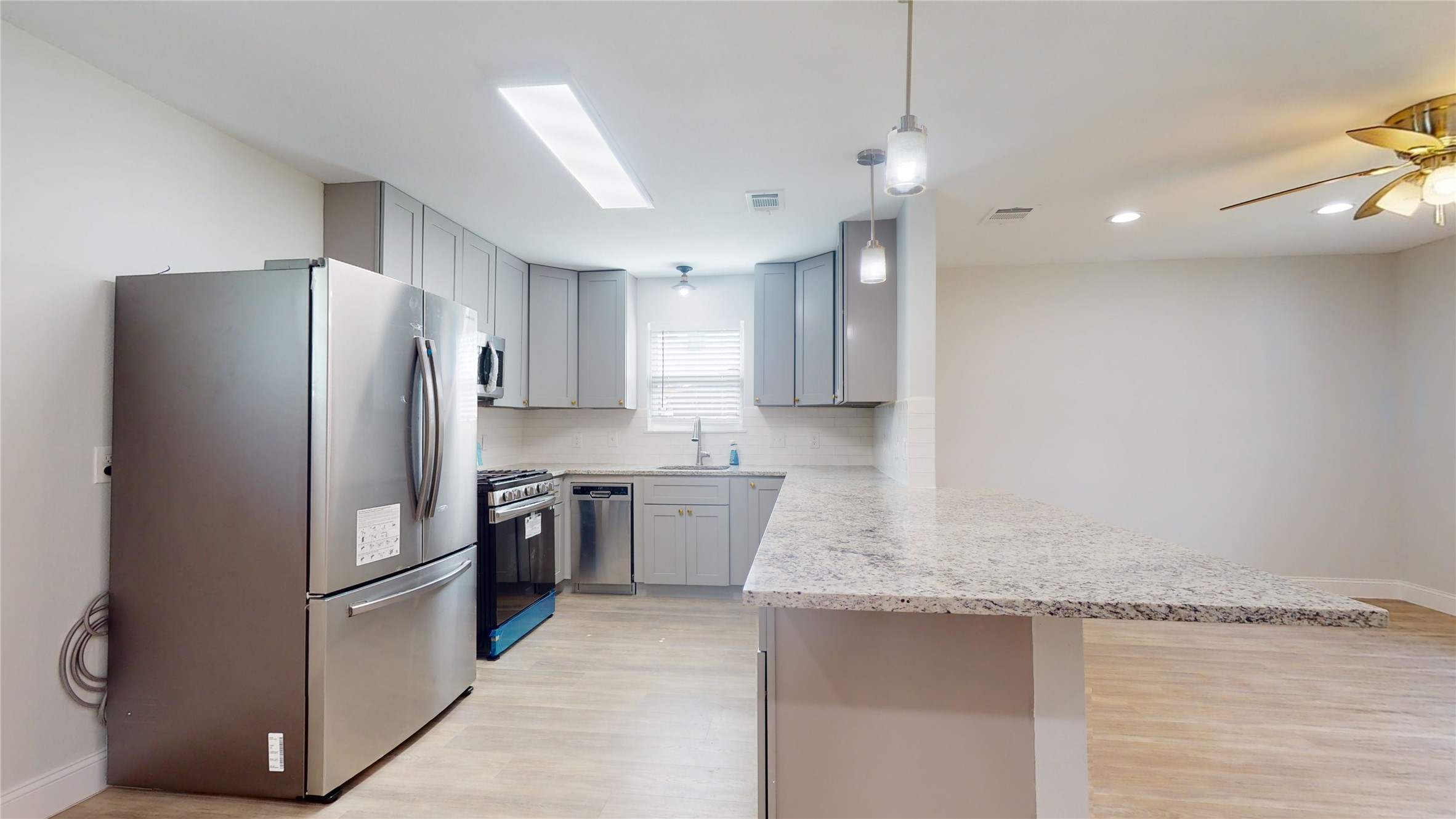 227 Kansas Street Property Photo 14
