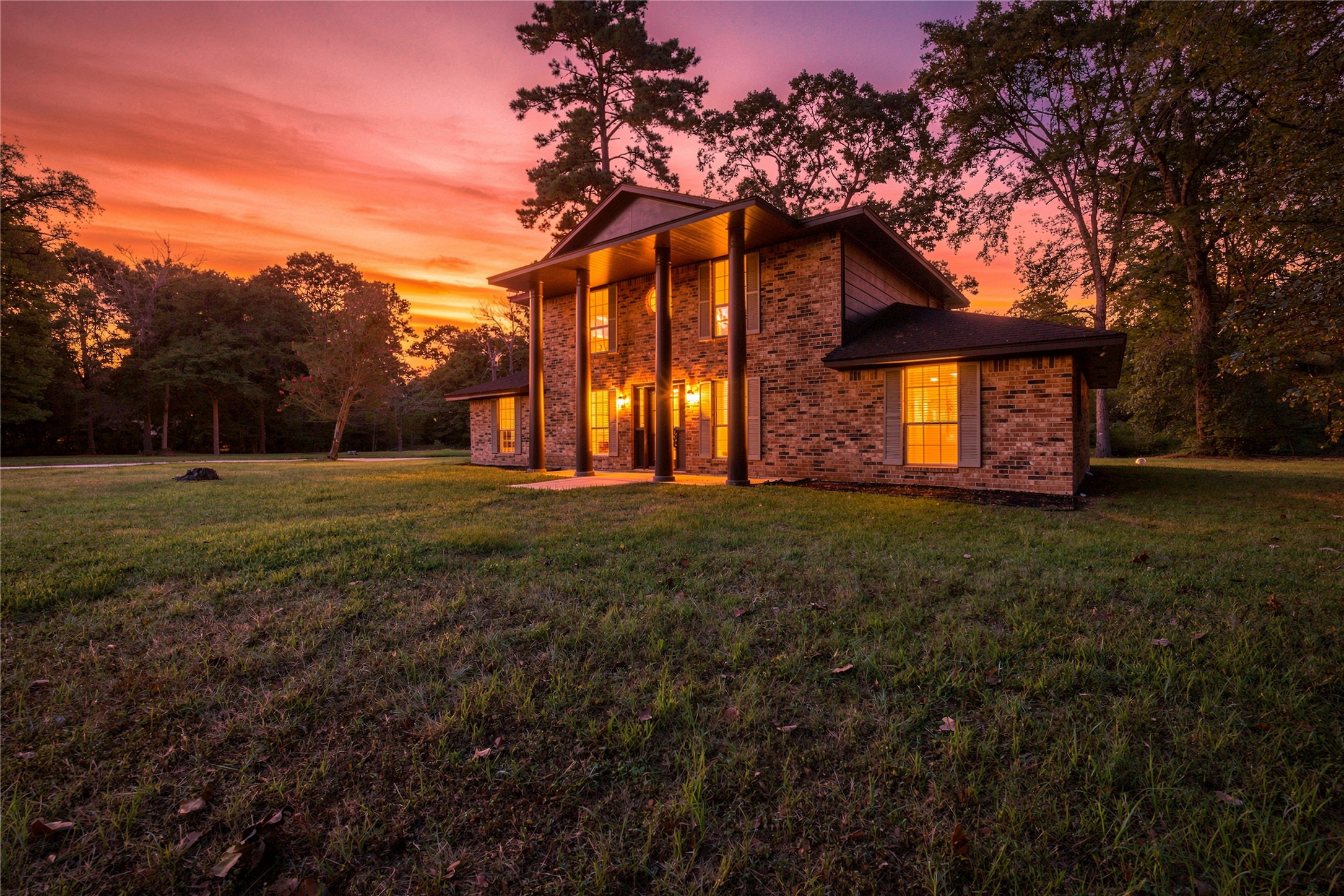 27228 Tepee Trail Property Photo 3