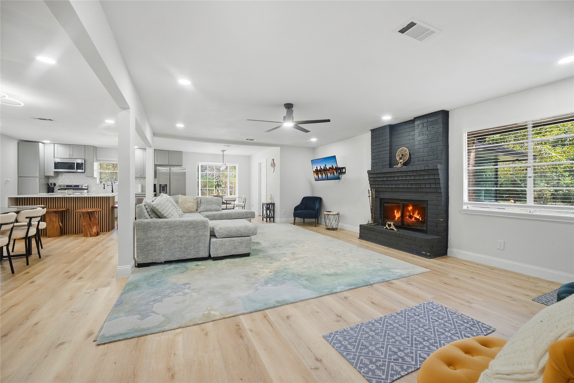 27228 Tepee Trail Property Photo 8