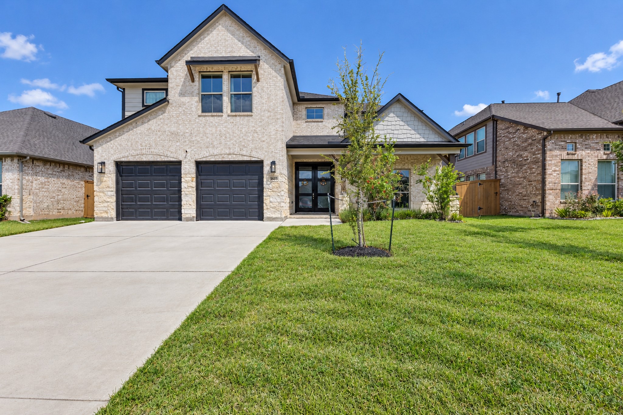 1665 Daylight Lake Drive Property Photo 1