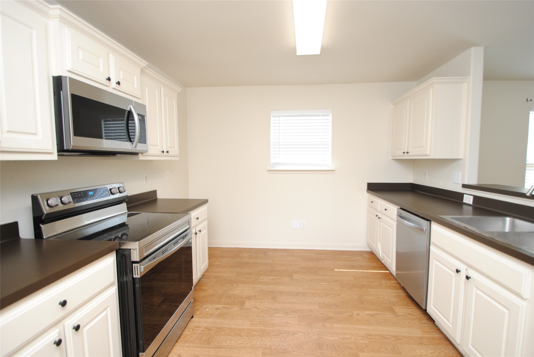 6923 Waterlilly View Lane Property Photo 3