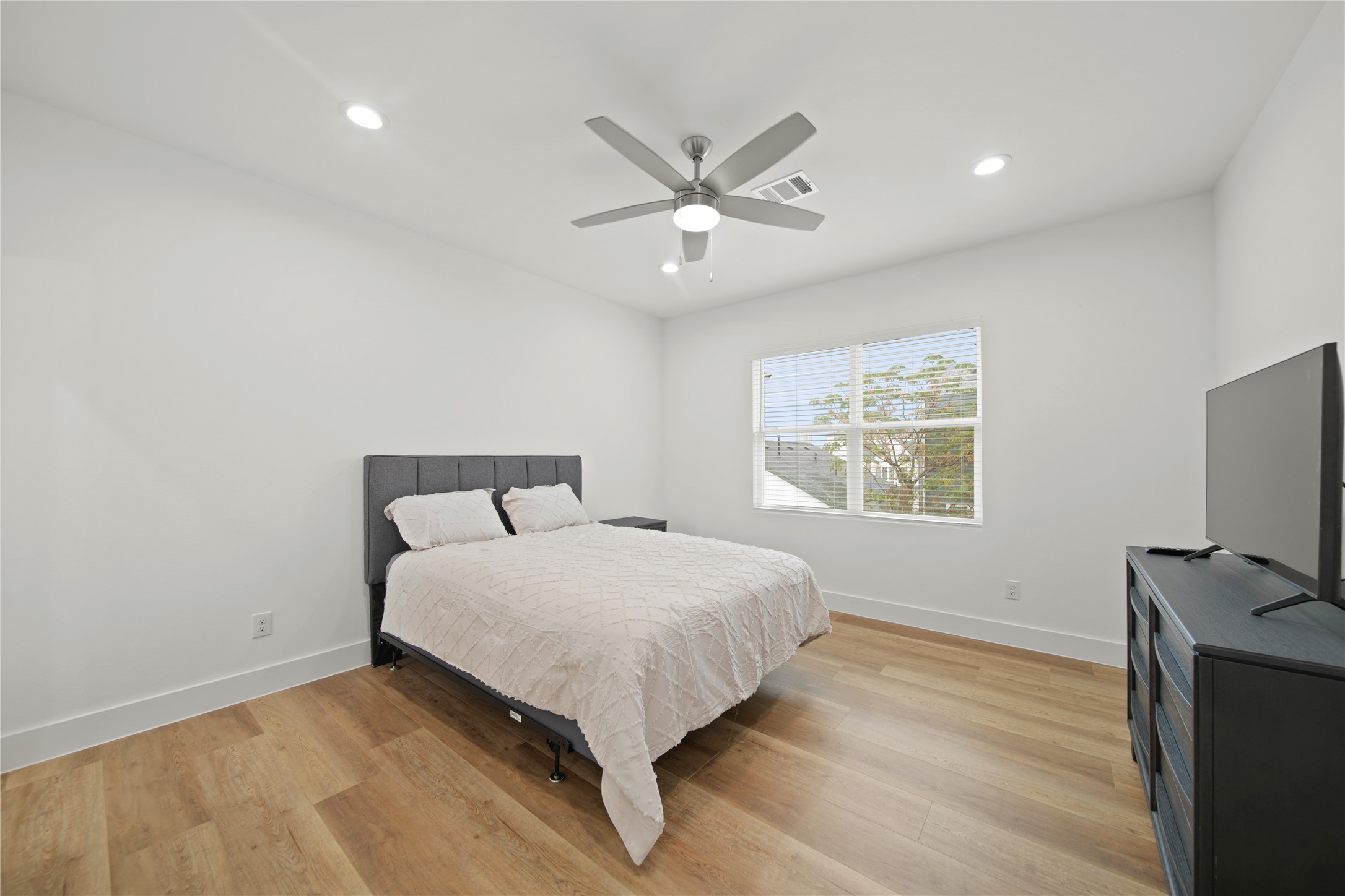 2510 Gray Street Property Photo 8