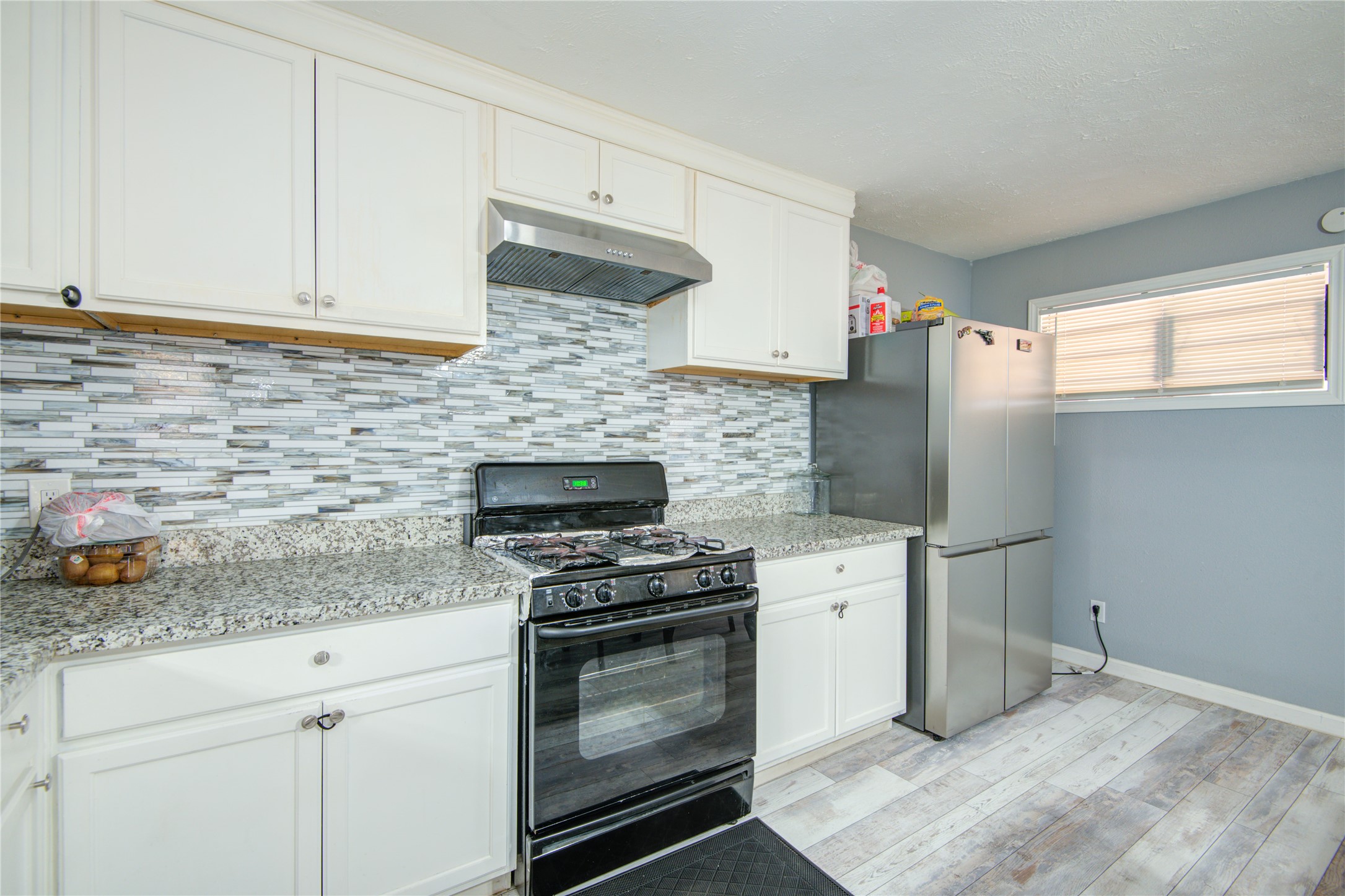 905 Bank Drive Property Photo 3