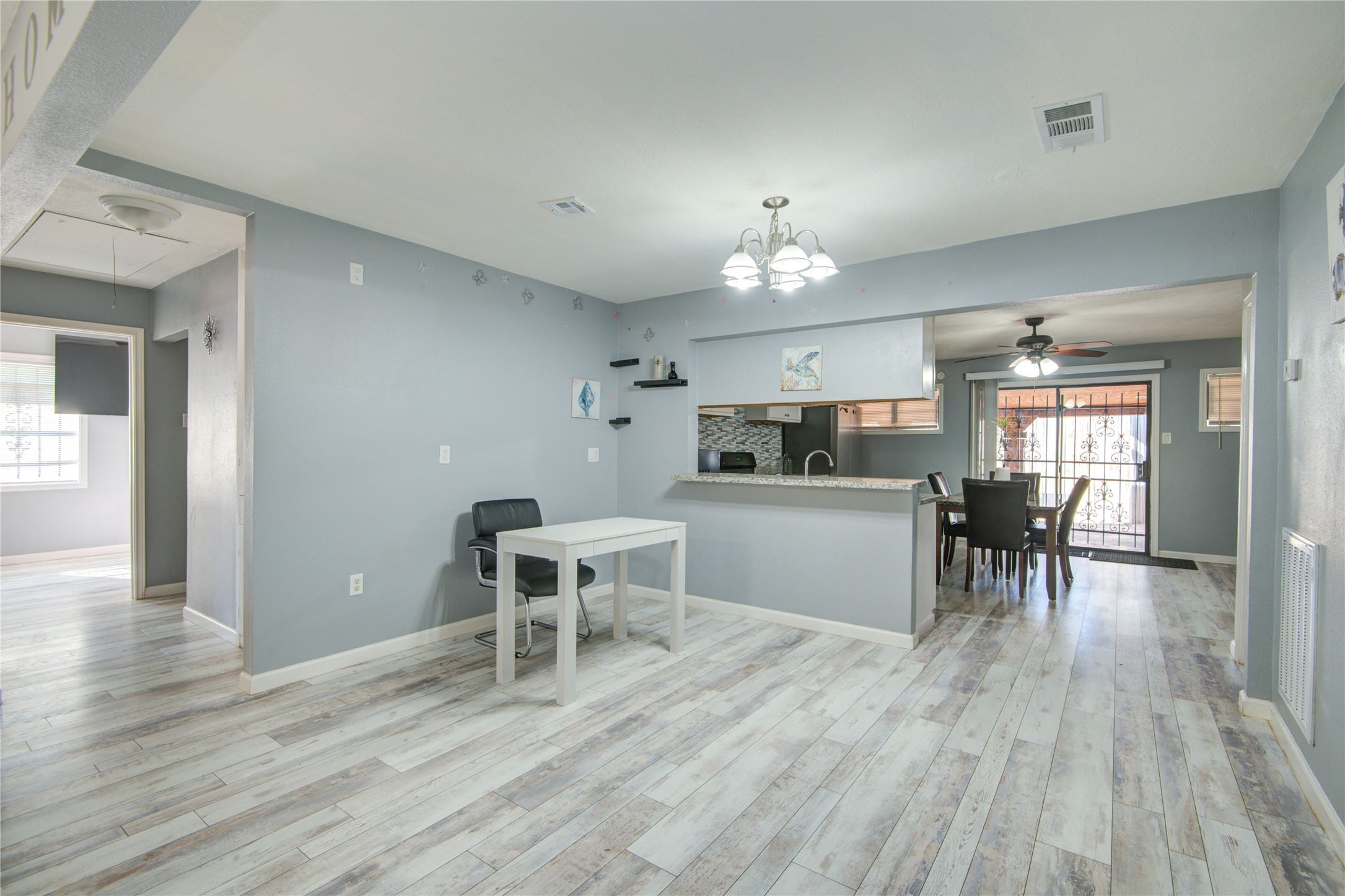 905 Bank Drive Property Photo 6