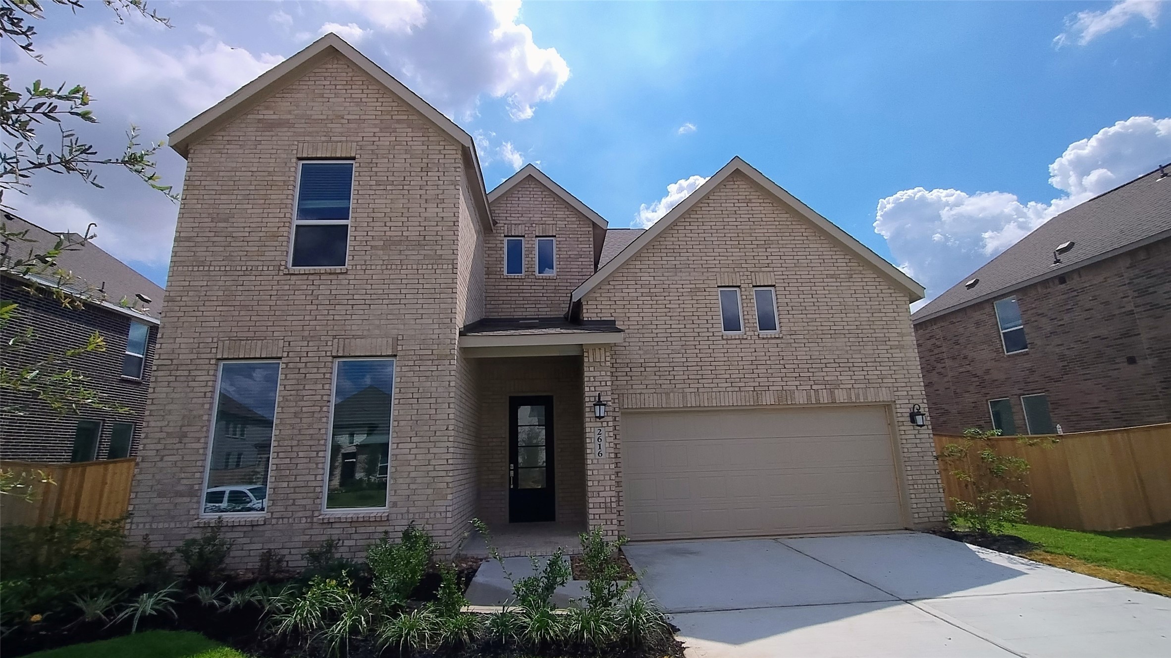 2616 Grove Crest Drive Property Photo 1