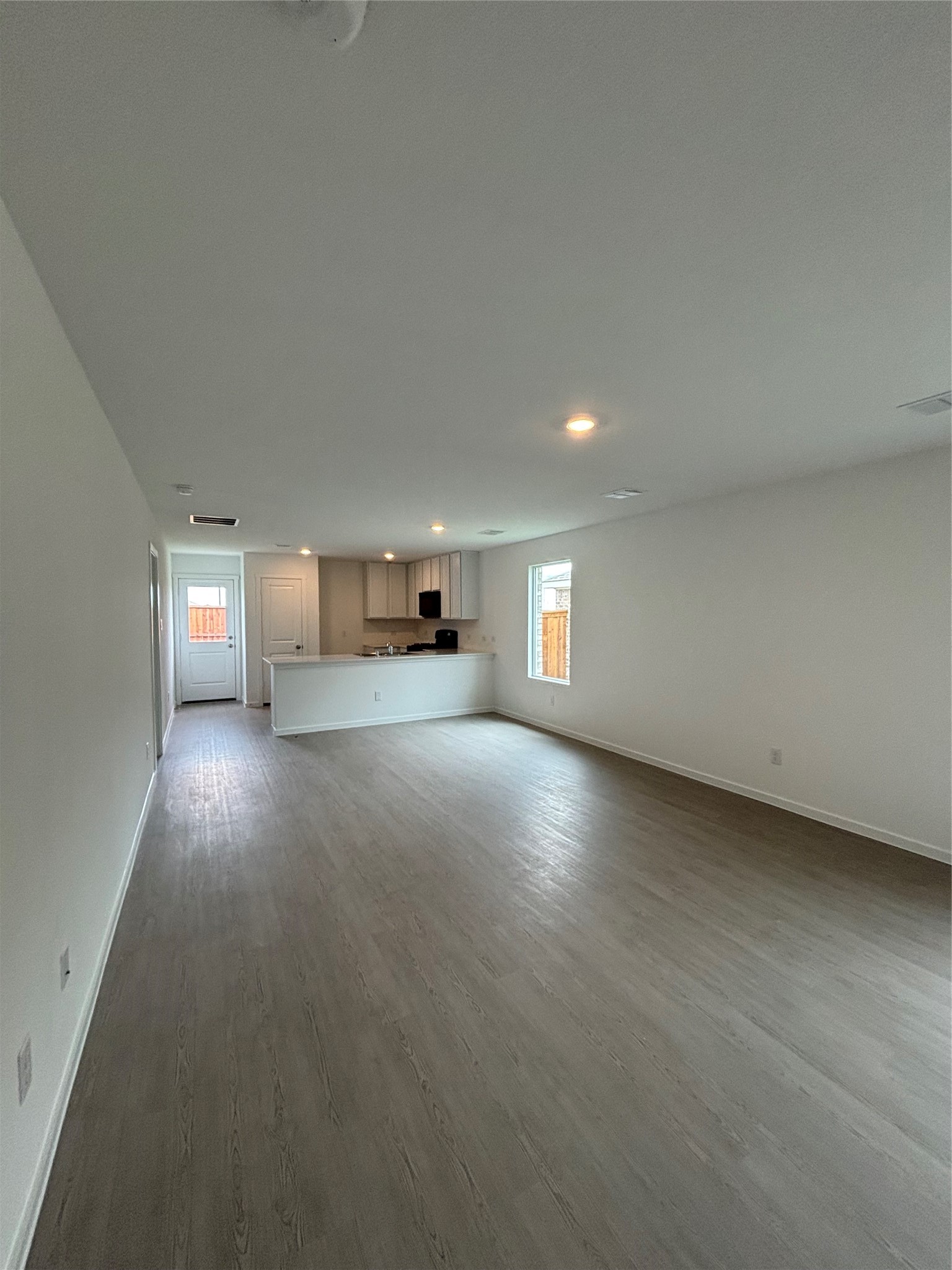 7515 Madrid Manor Property Photo 6
