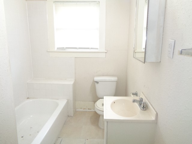 4618 Clay Street 1 Property Photo 5