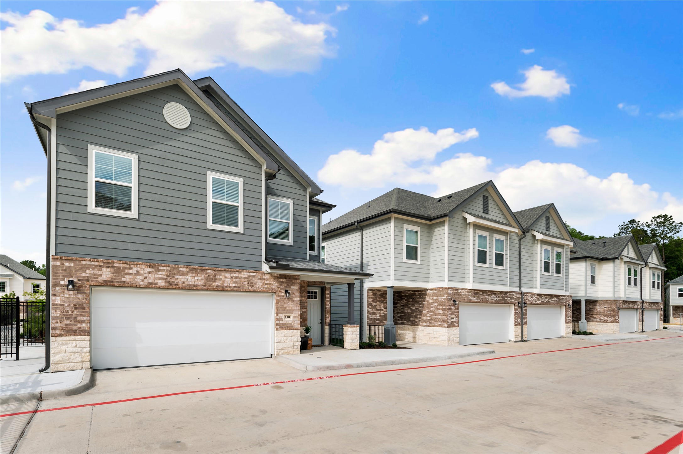 28325-303 Birnham Woods Drive Property Photo 1