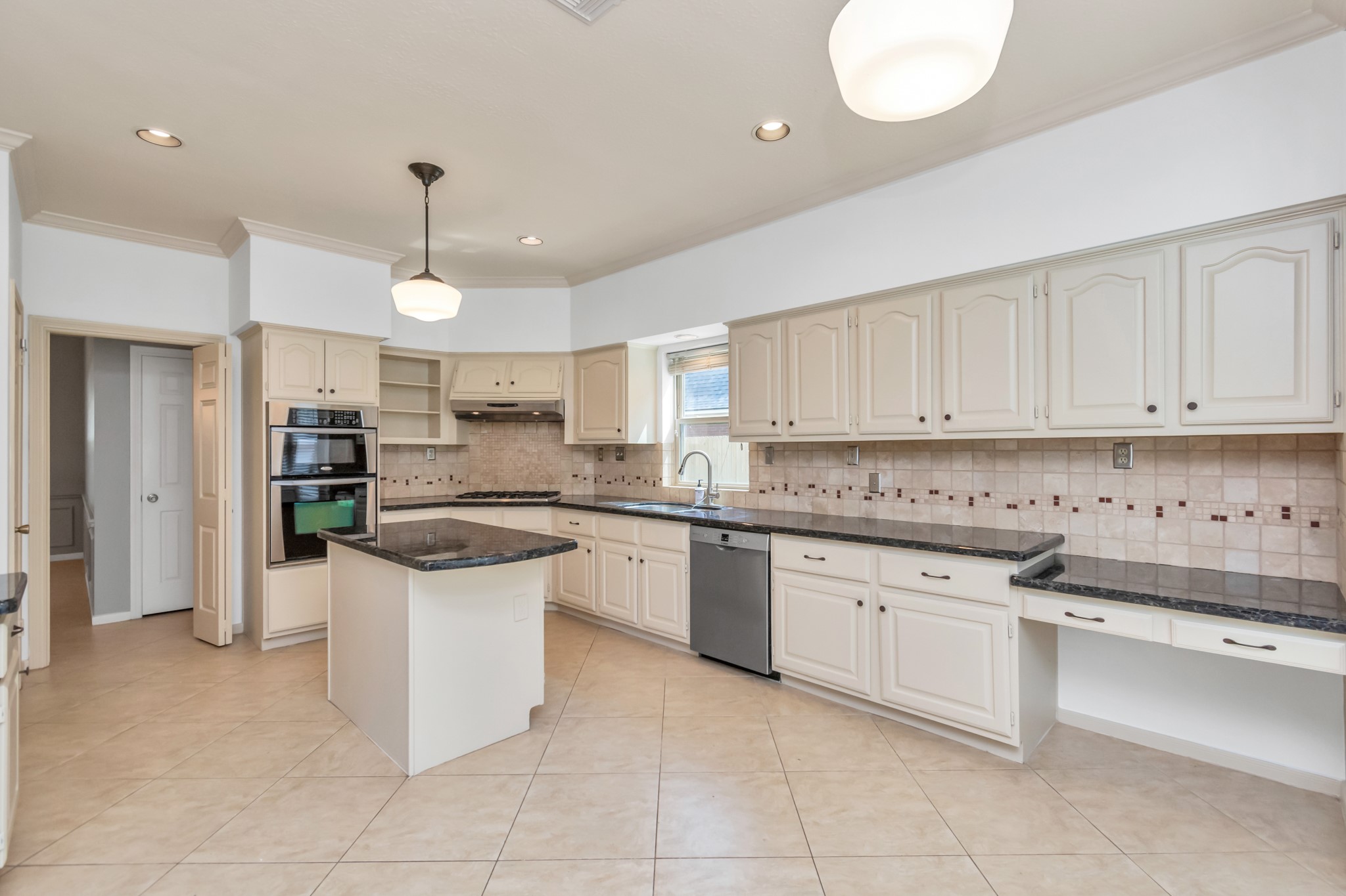 4611 Bermuda Drive Property Photo 9