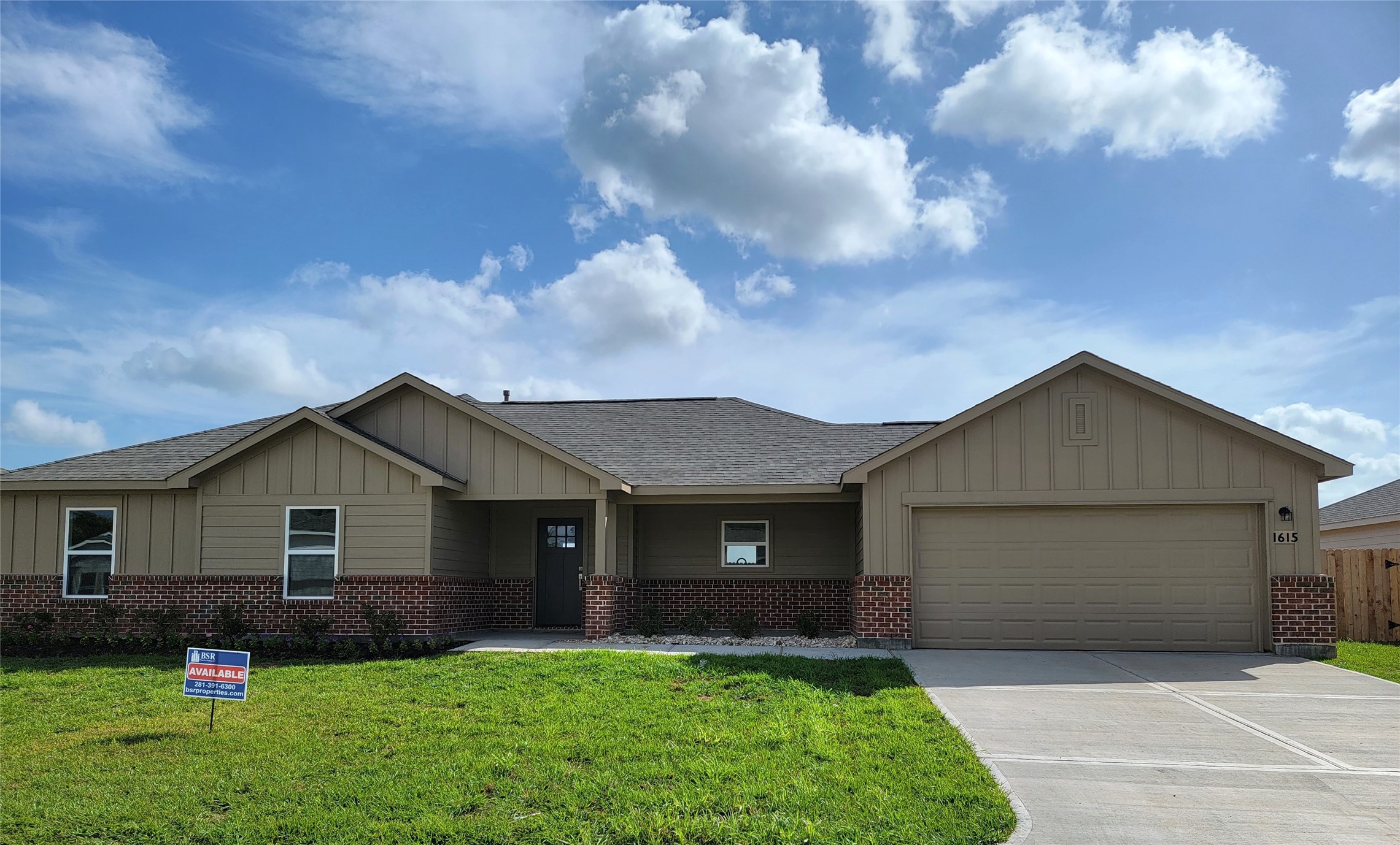 1615 La Delle Street Property Photo