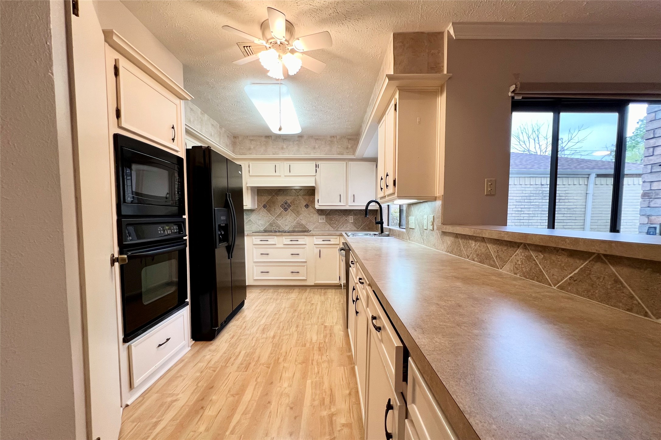 11954 Brook Meadows Lane Property Photo 6