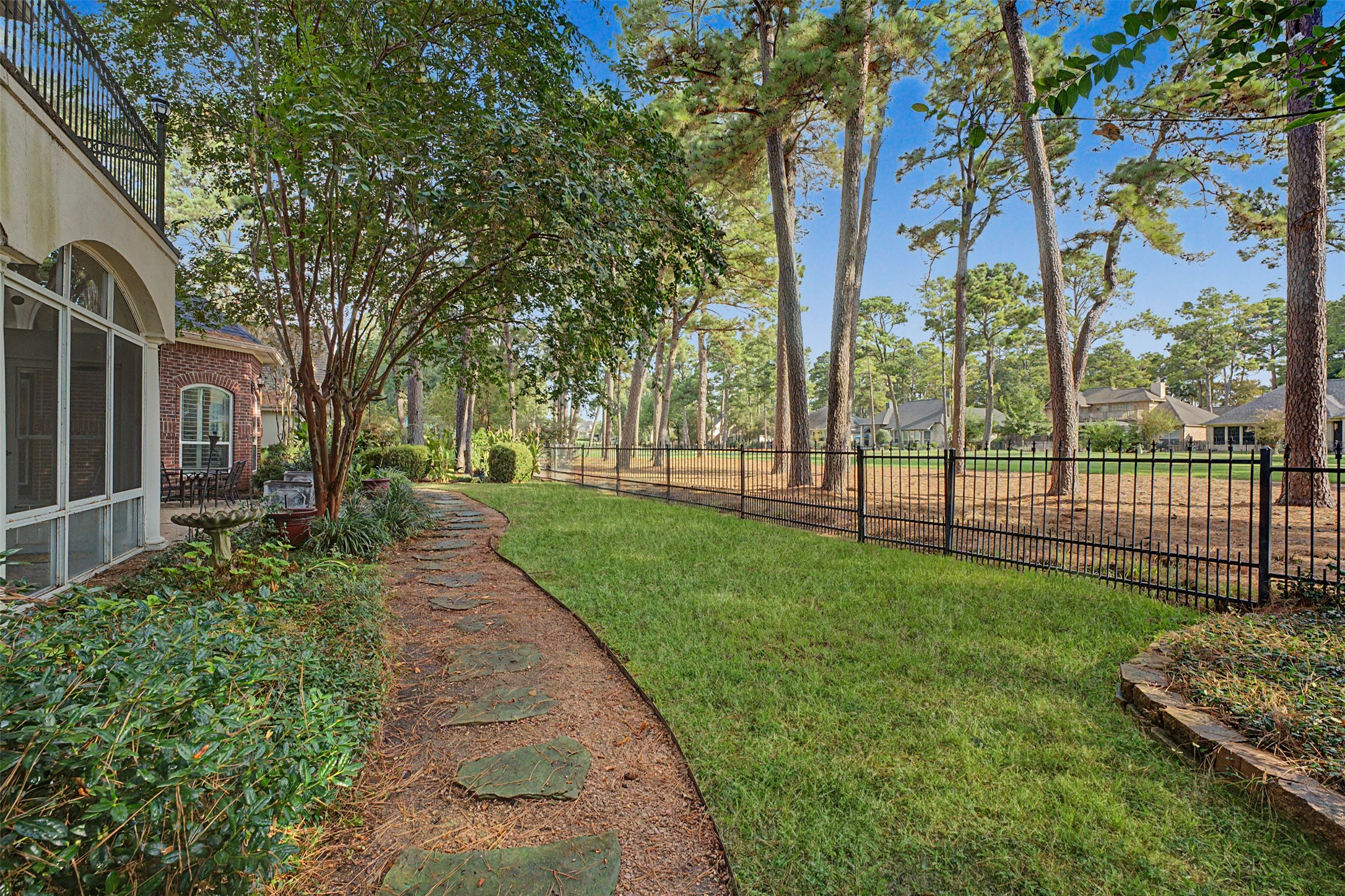 1053 Bentwater Drive Property Photo 23