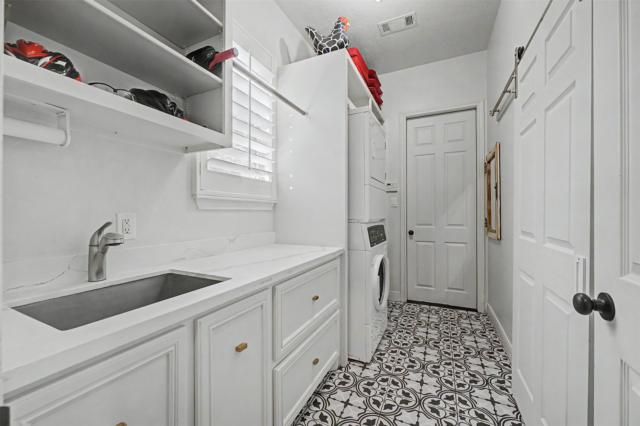 1053 Bentwater Drive Property Photo 32