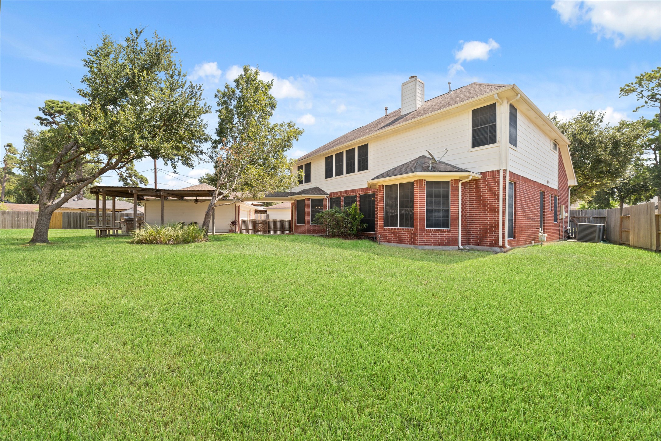 20423 Forest Drive Property Photo 4
