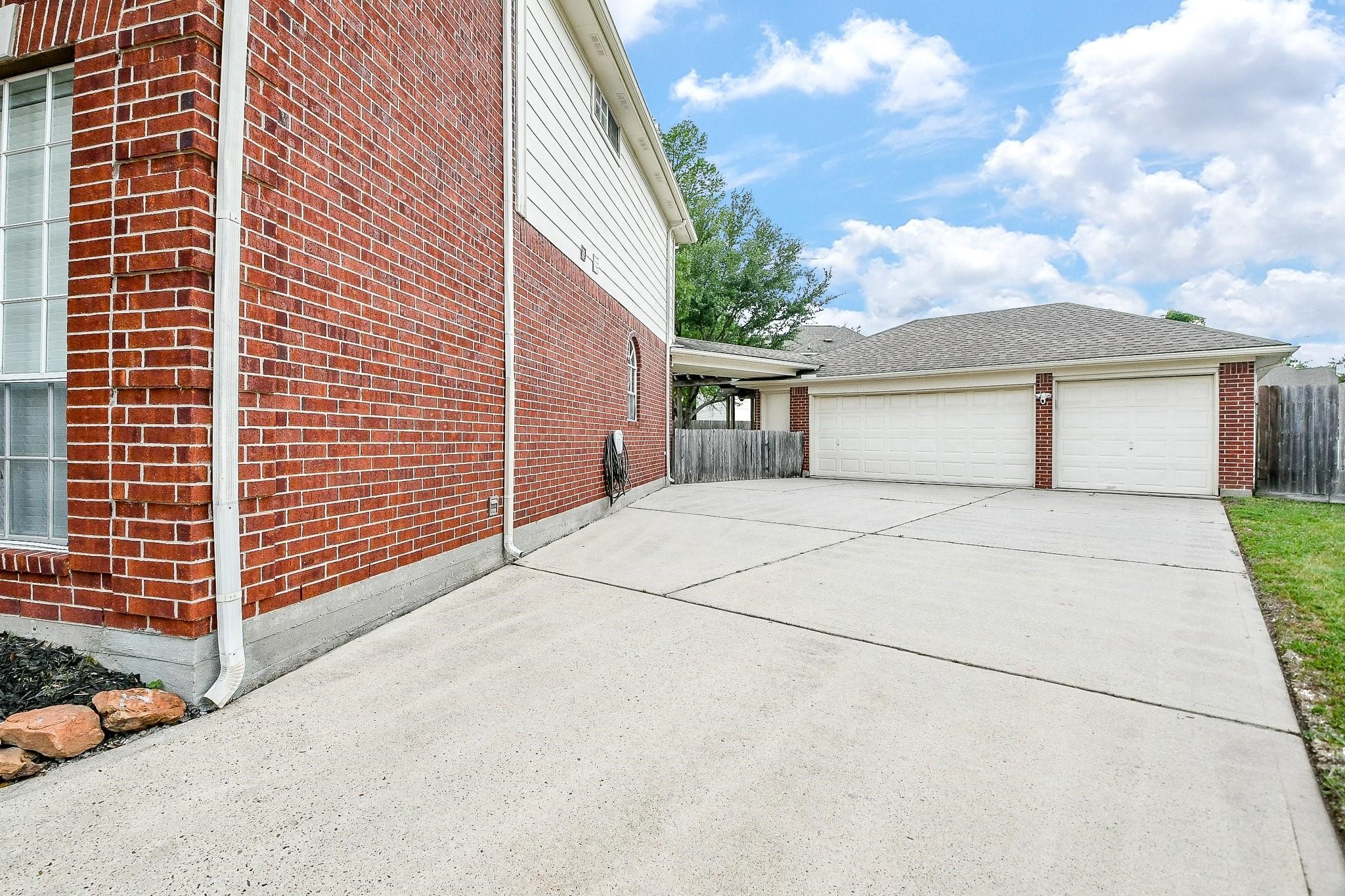 20423 Forest Drive Property Photo 7