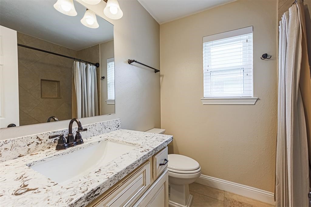 3034 Glenthorpe Lane Property Photo 6