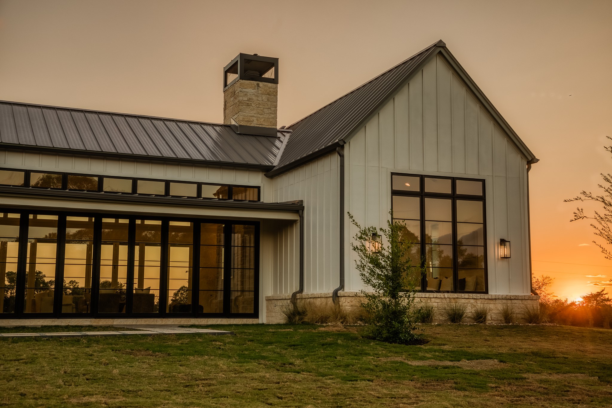 130 Round Top Farms Drive Property Photo 2