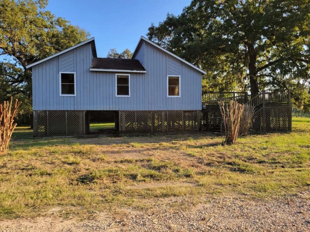 236 Adelaide Drive Property Photo 3