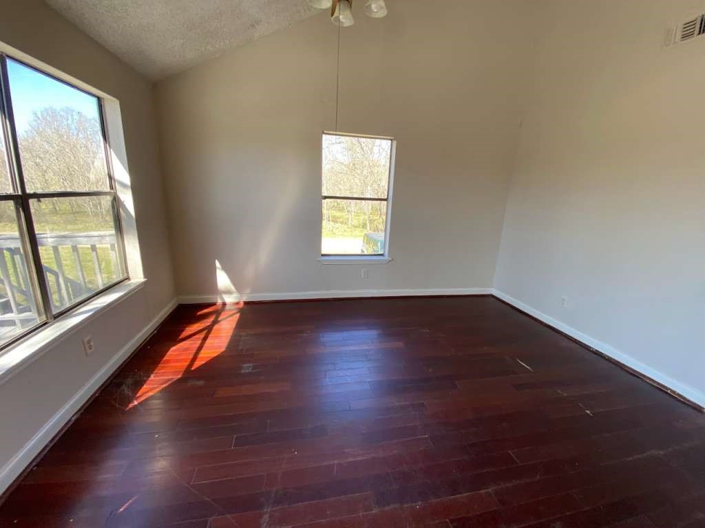 236 Adelaide Drive Property Photo 11