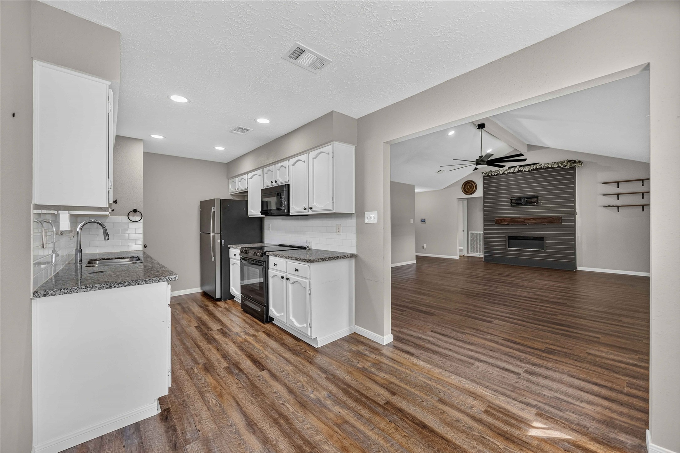5427 Timpani Drive Property Photo 8