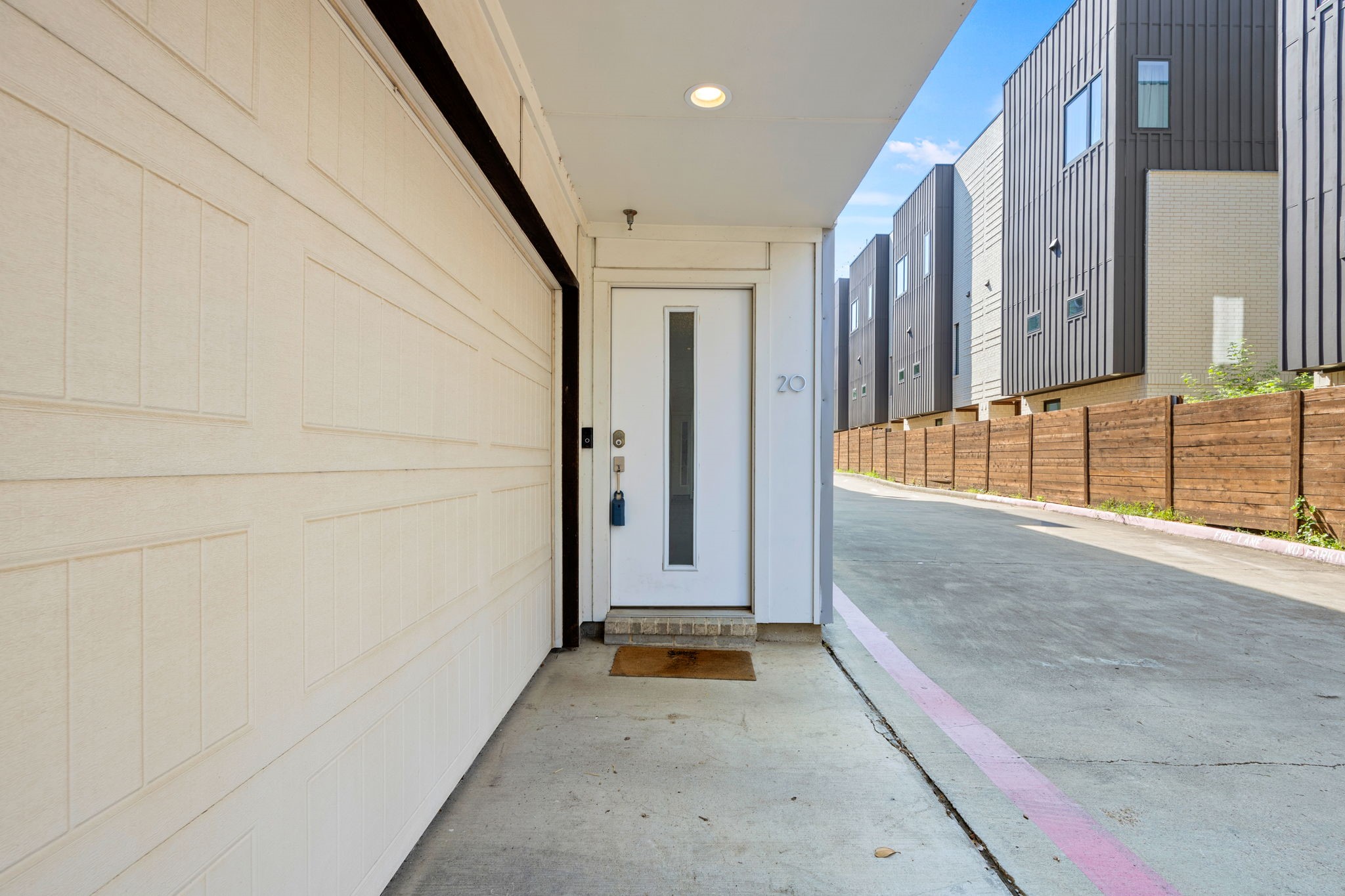 211- Dallas Real Estate Listings Main Image
