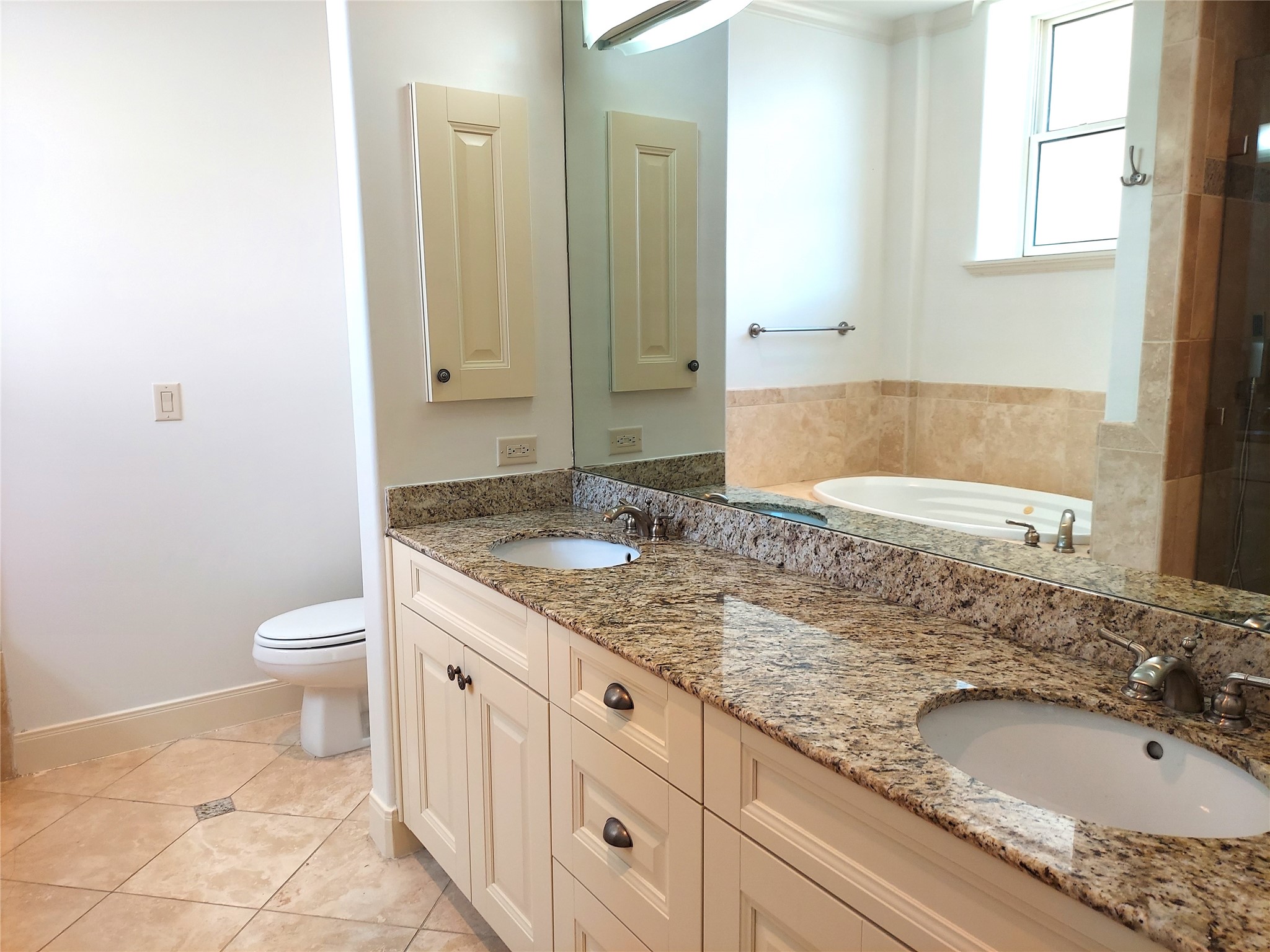 1419 Montrose Boulevard 601 Property Photo 7