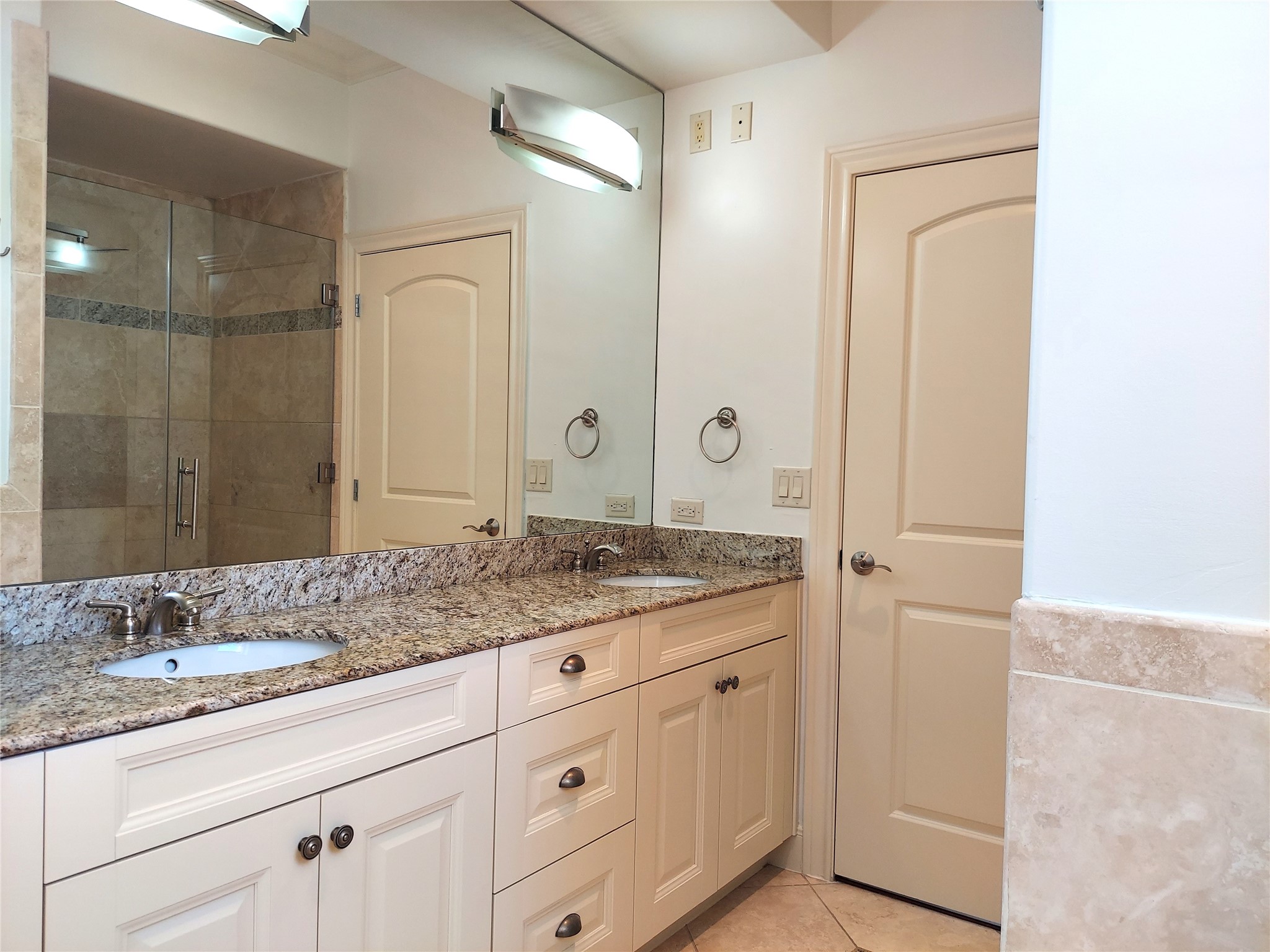 1419 Montrose Boulevard 601 Property Photo 8