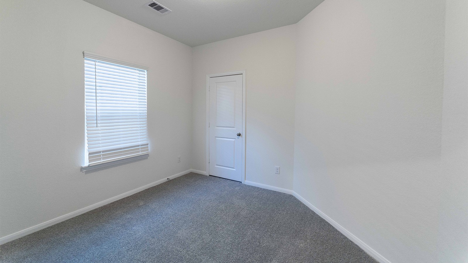 21999 Blue Sky Way Property Photo 8