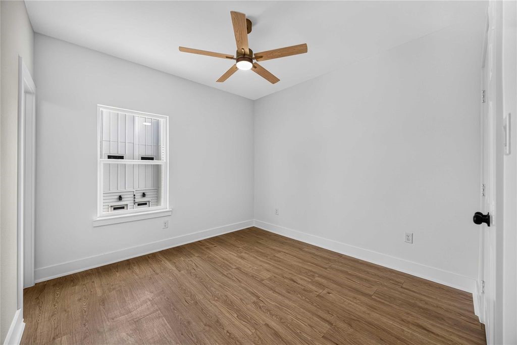 4357 Elmwood Street D Property Photo 12