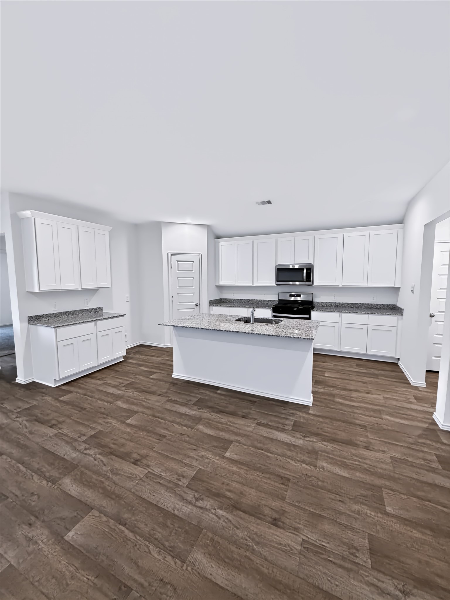 7406 Elm Landing Lane Property Photo 6