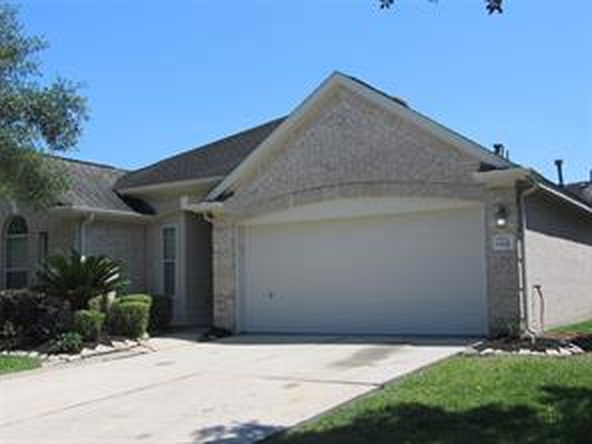 9302 Lakeway View Lane Property Photo 1