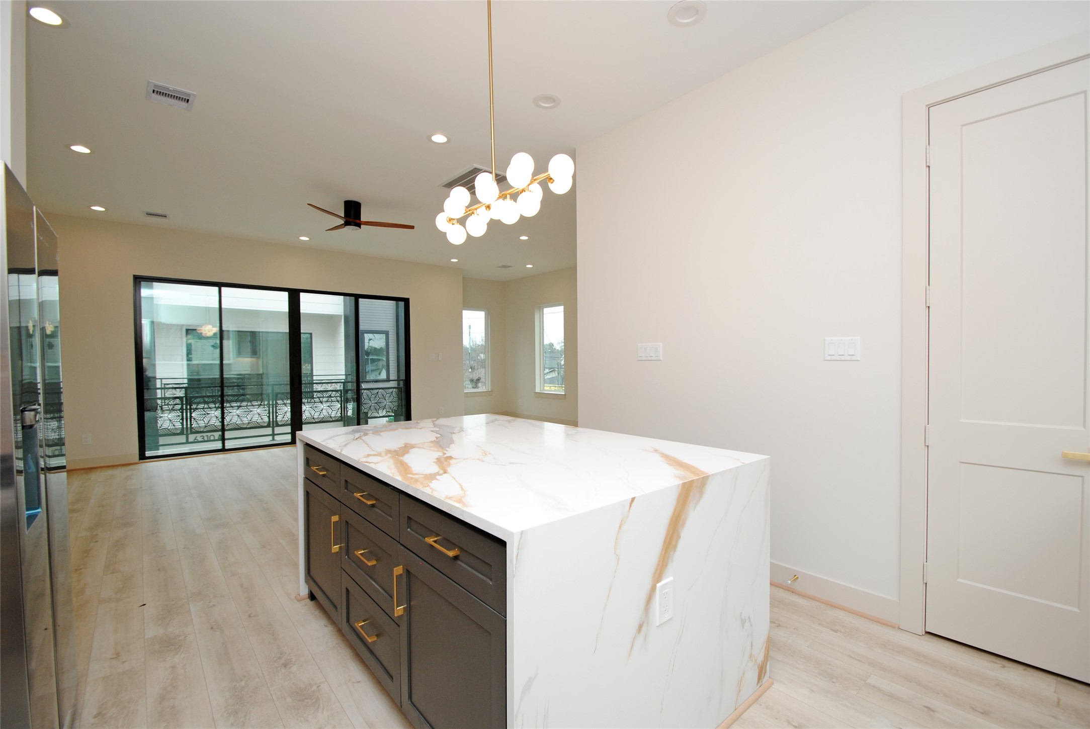 6312 Illinois Street B Property Photo 12