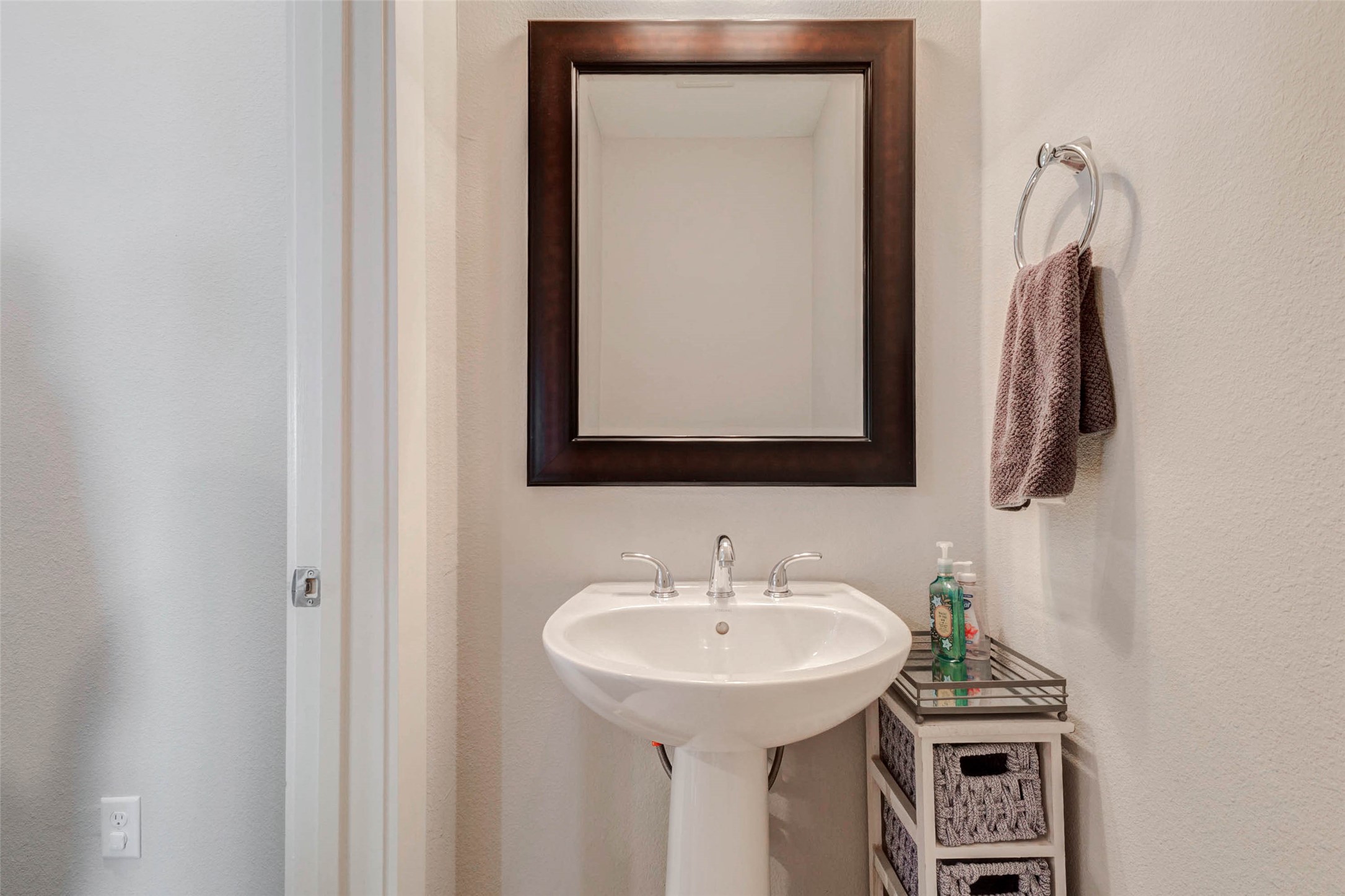 3810 Leeland Street Property Photo 13