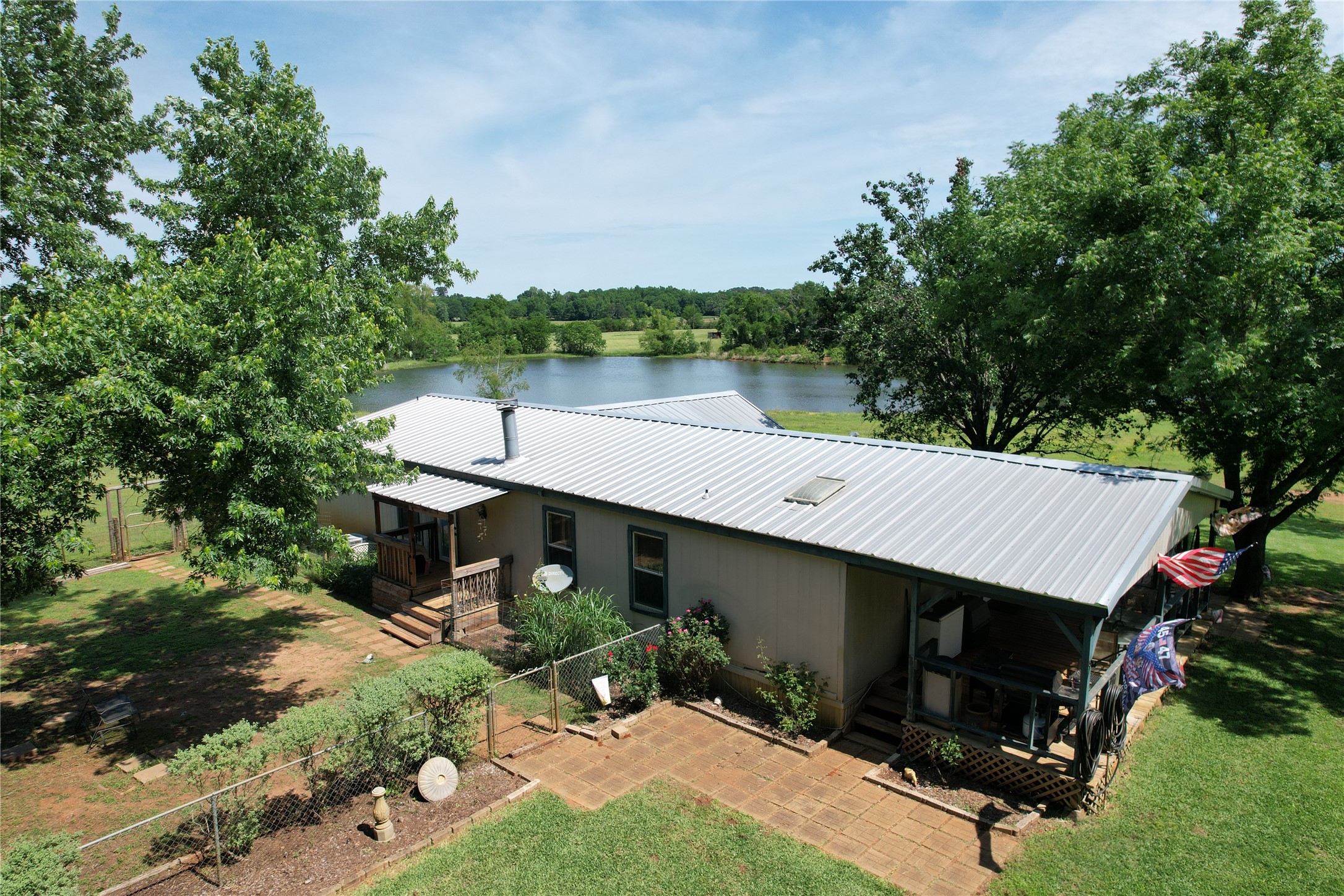 535 County Road 1710 Property Photo 2