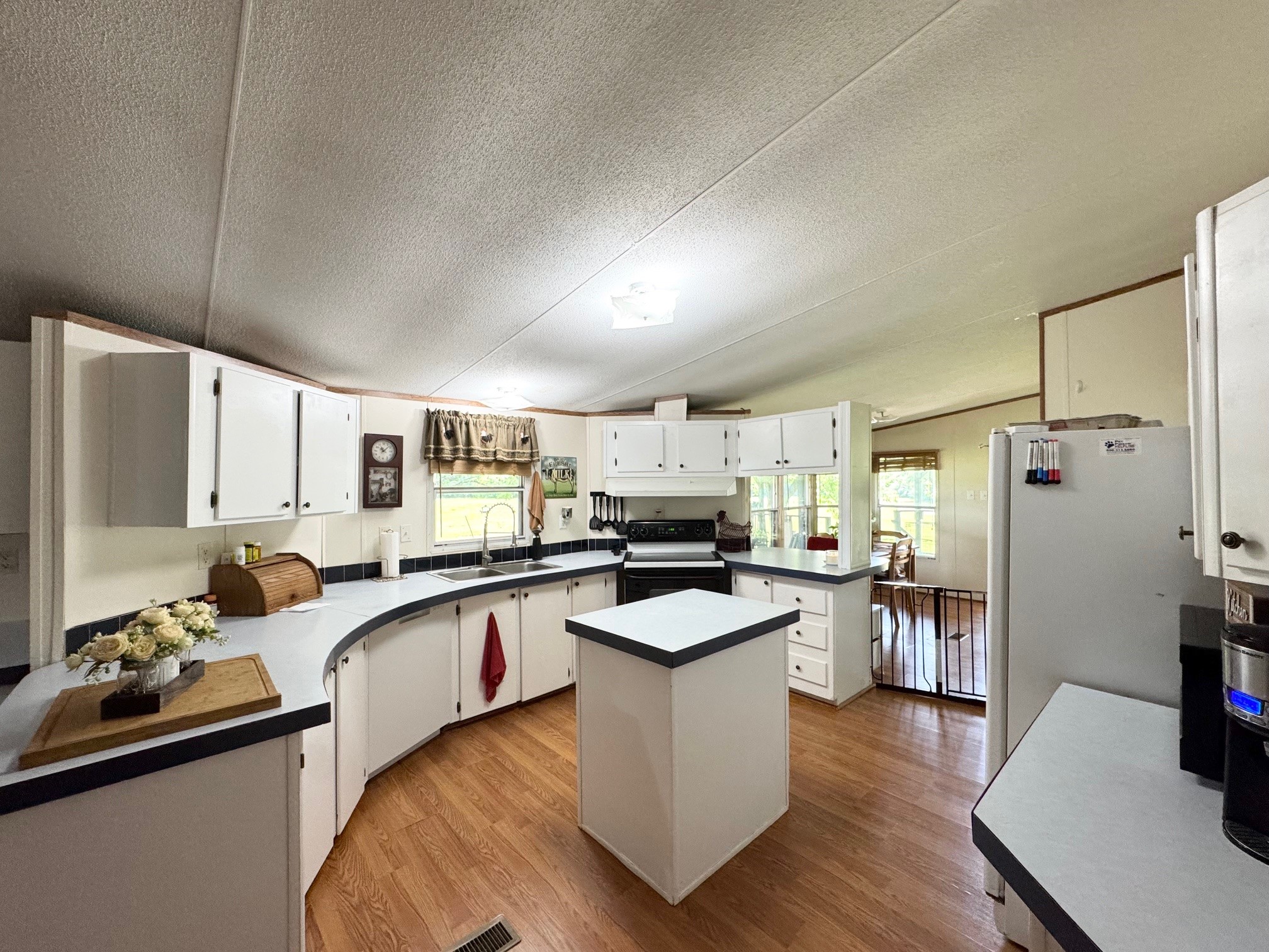 535 County Road 1710 Property Photo 12