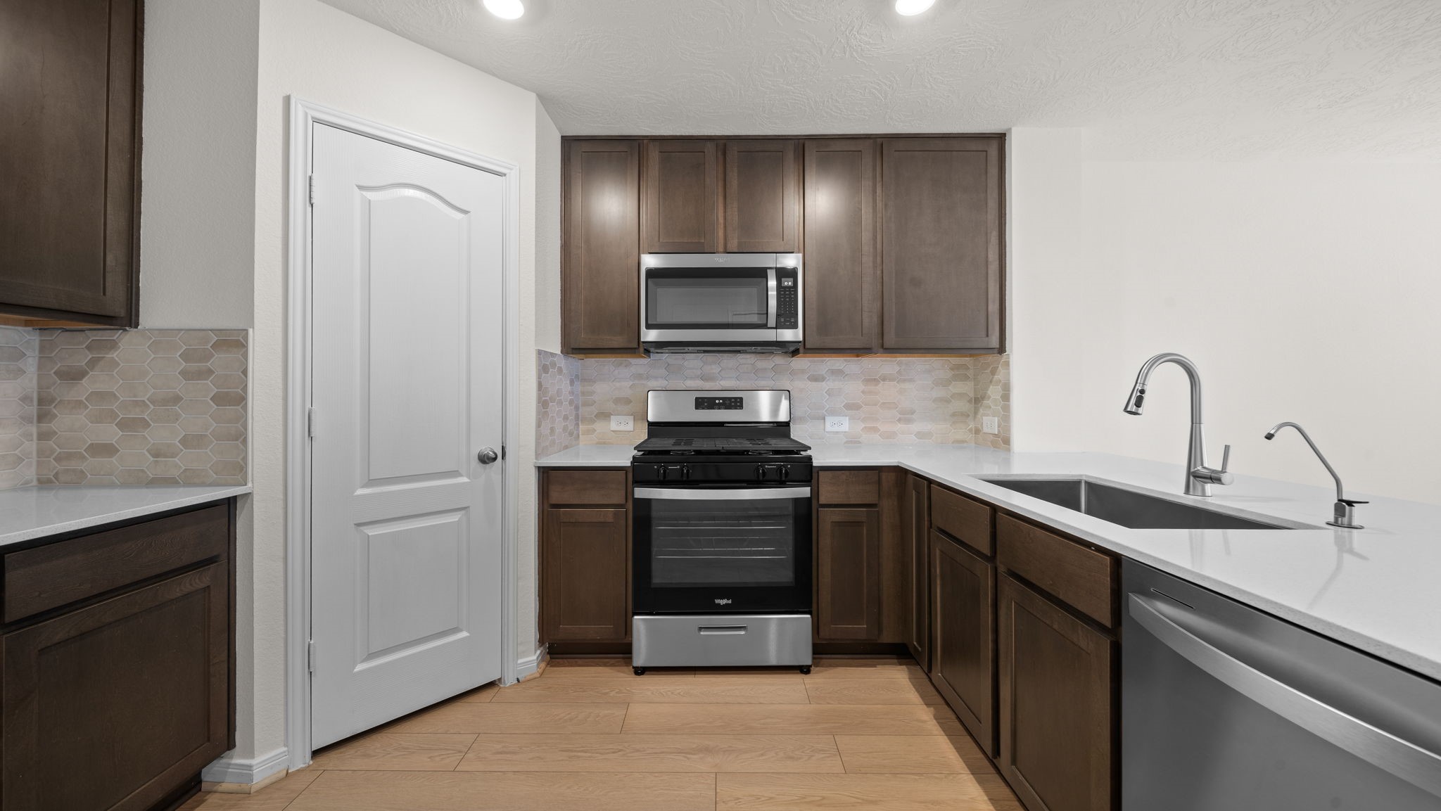 2607 Bluewood Court Property Photo 8