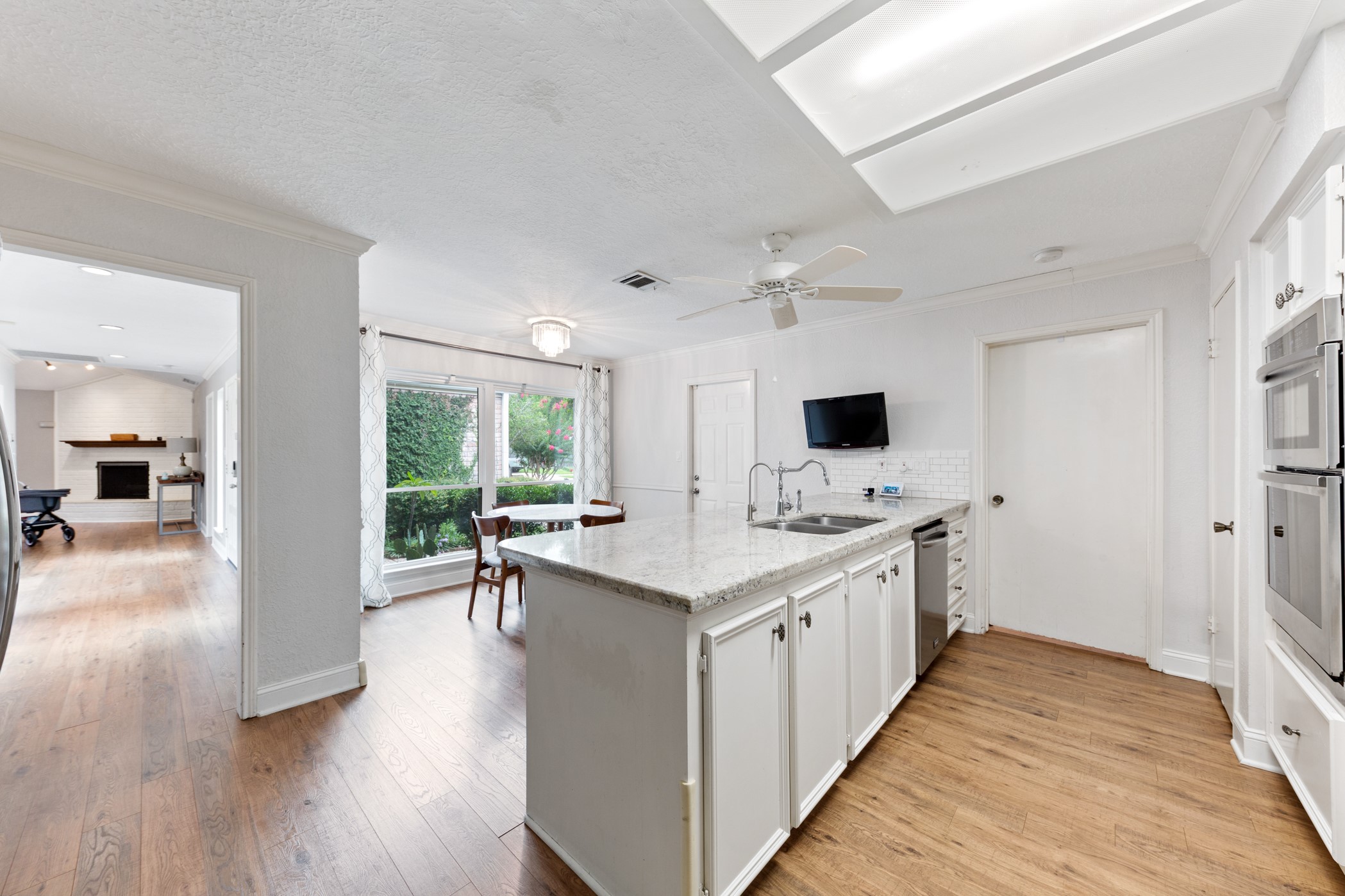 12210 Ravenmoor Drive Property Photo 15