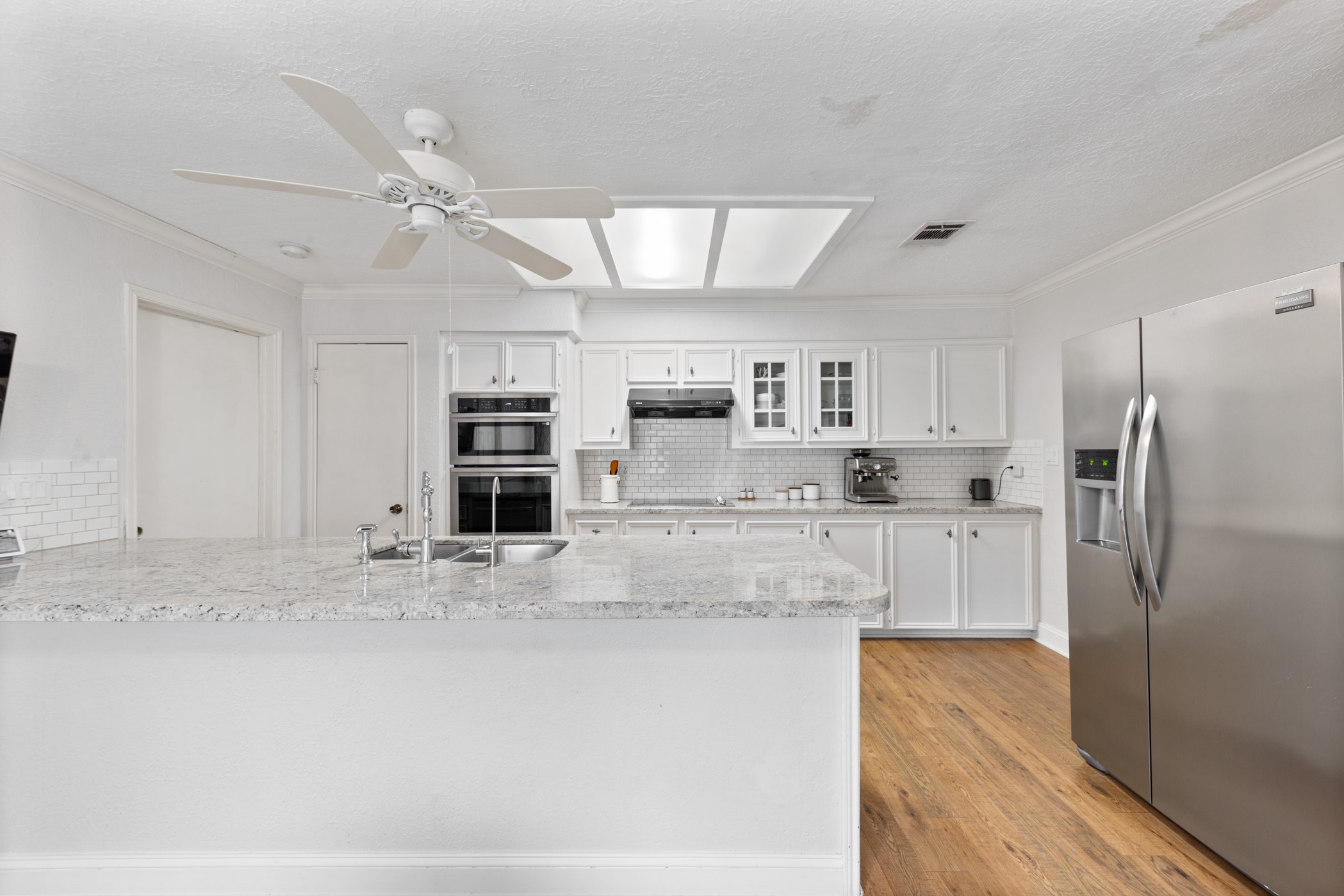 12210 Ravenmoor Drive Property Photo 16