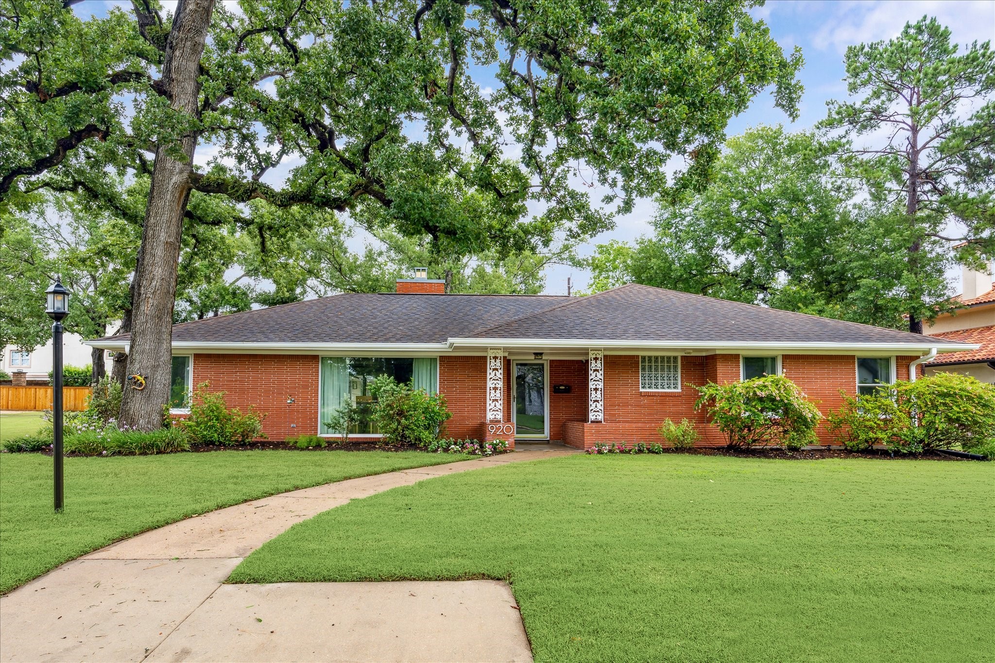 920 Hickory Hollow Street