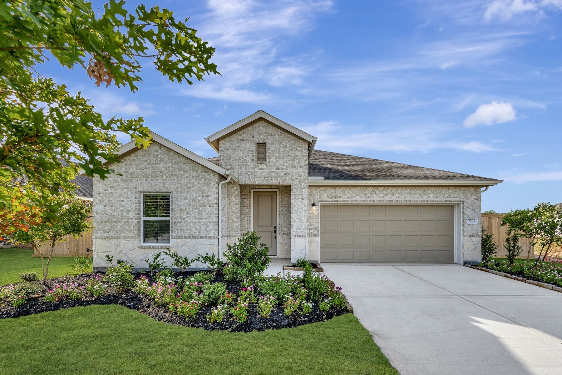 7722 Jade Crest Drive Property Photo 2