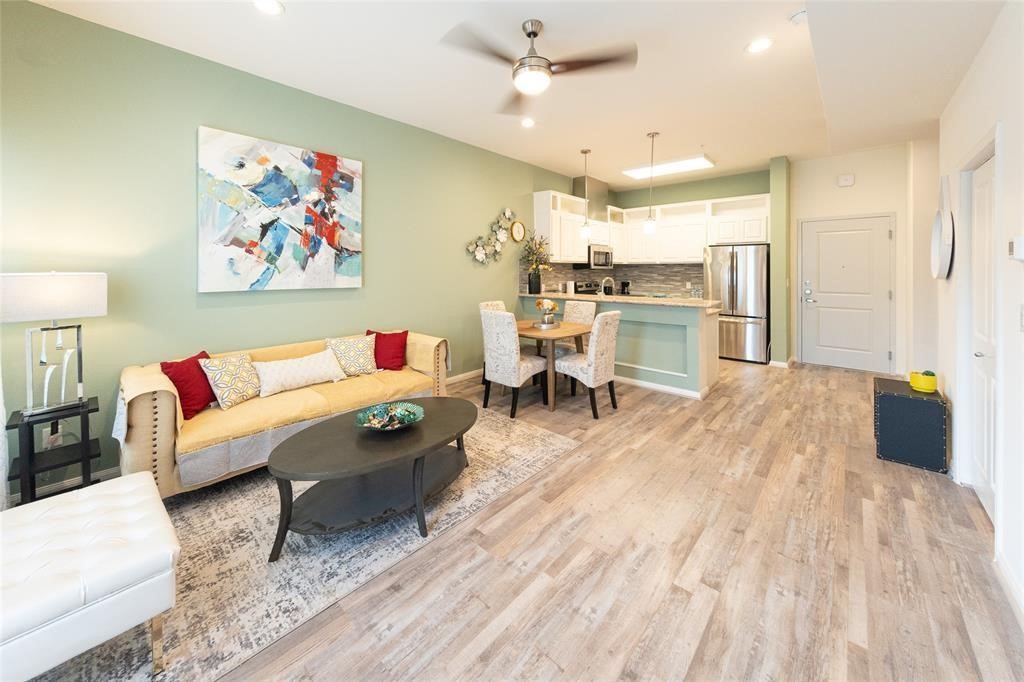 1207 Grand West Boulevard 1i Property Photo