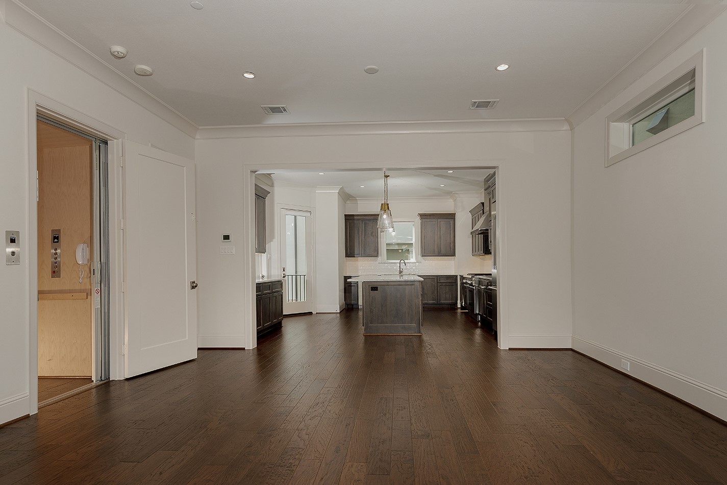2503 Lake Front Circle Property Photo 9