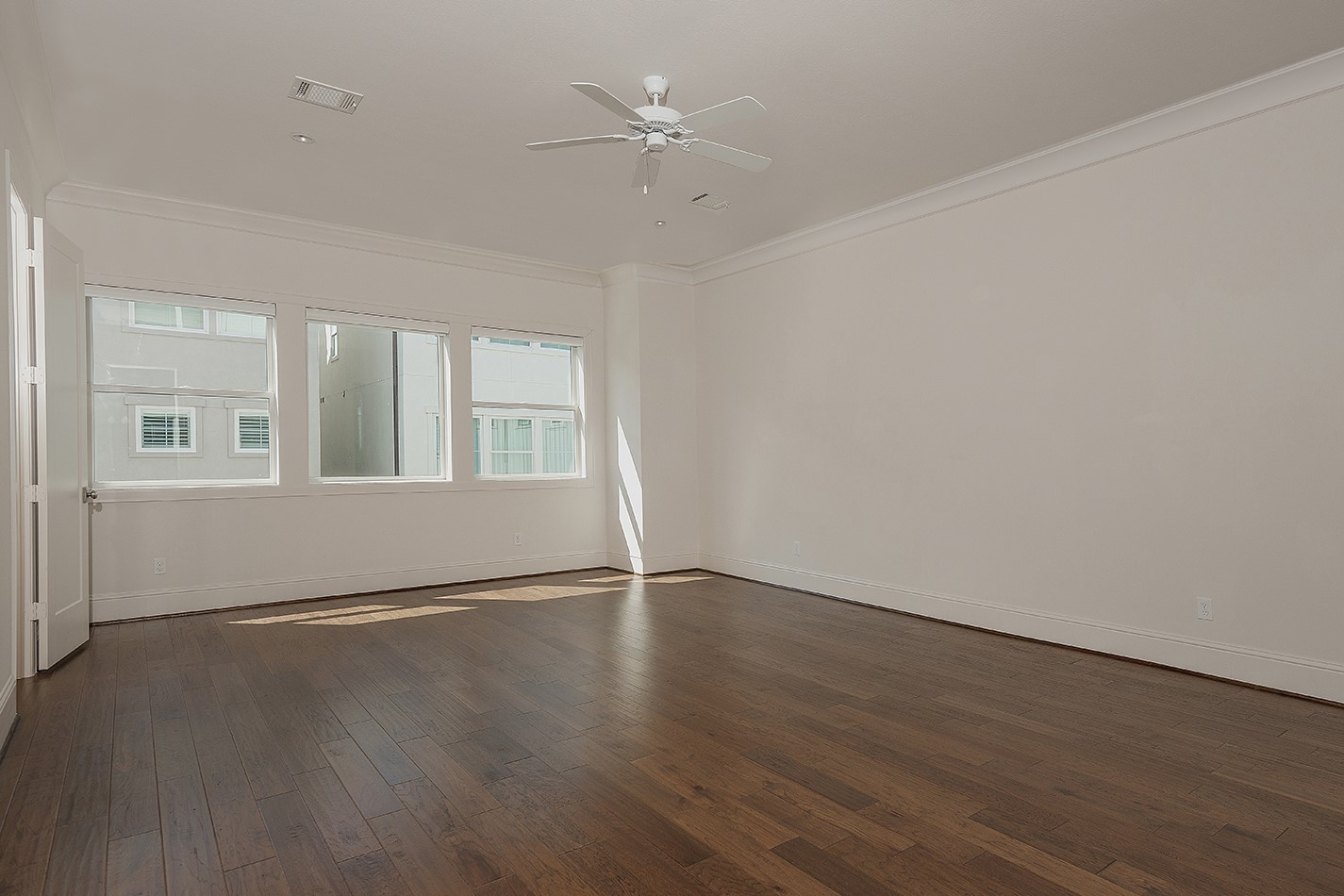 2503 Lake Front Circle Property Photo 20