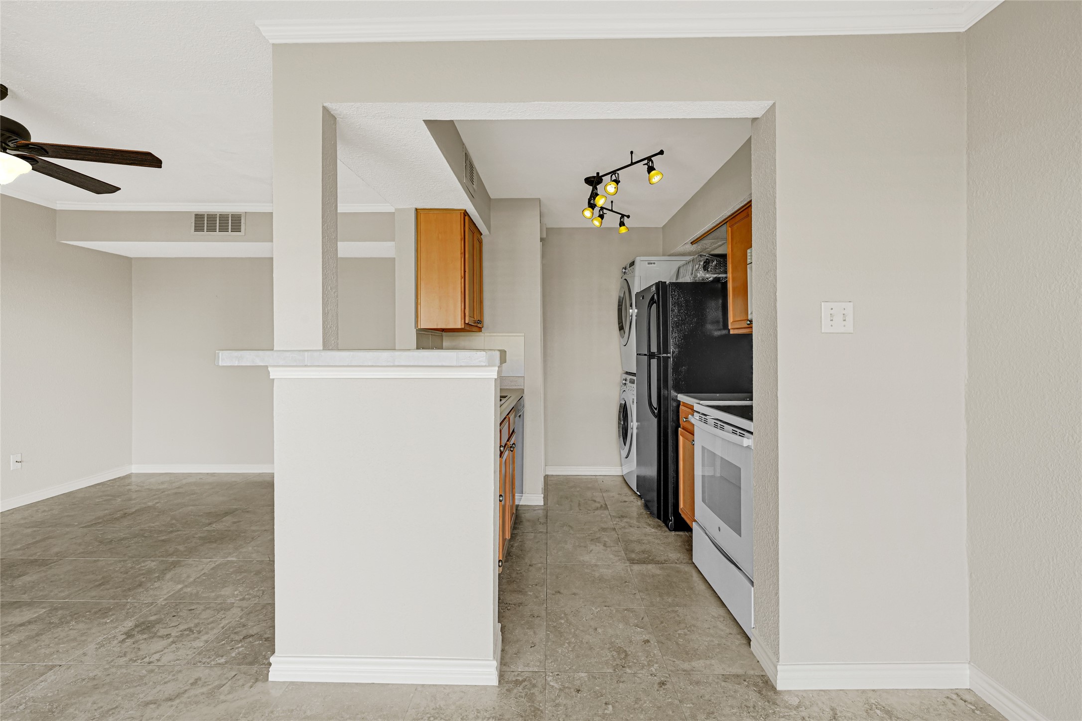 4011 Nasa Rd 1 406 Property Photo 8