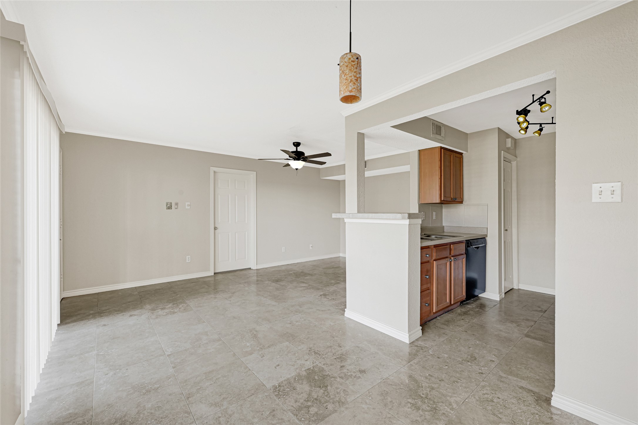 4011 Nasa Rd 1 406 Property Photo 9